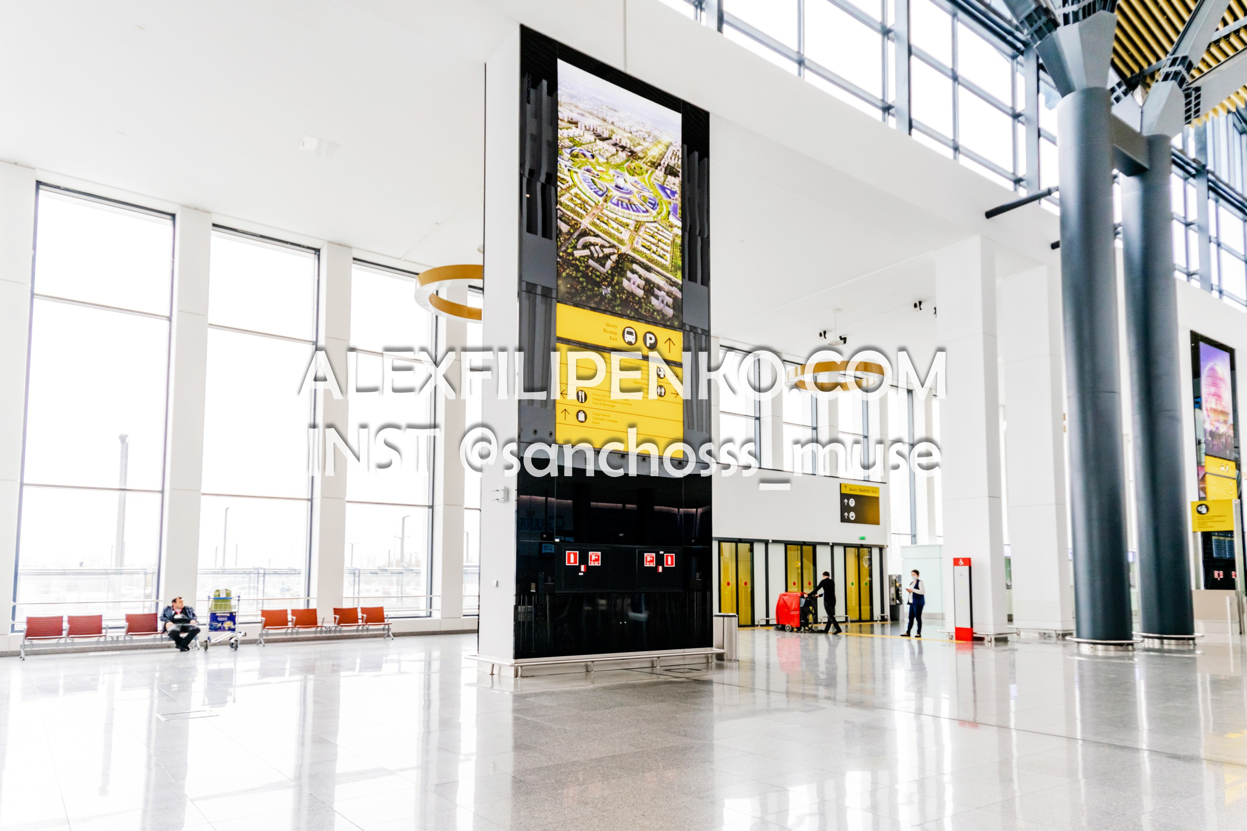 Фотосъемка для рекламного оператора MYD Production в Аэропорту Астаны. Фотограф интерьера недвижимости и архитектуры в Астане