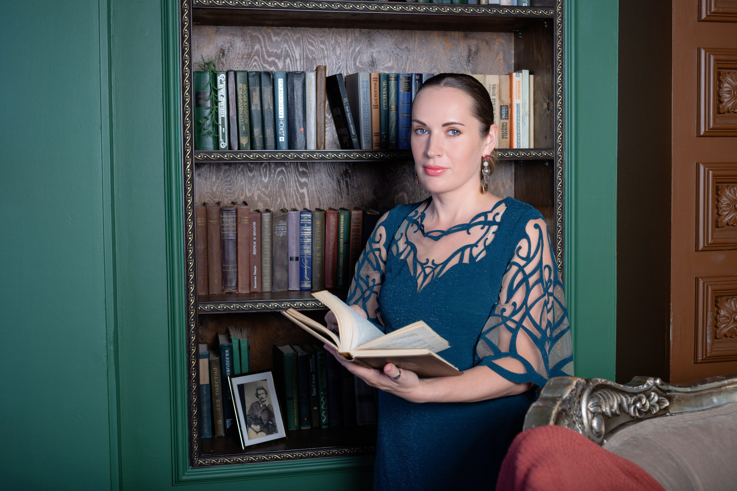 Профессиональные фото психолога для сайта и соцсетей в СПб. Портретные фотосессии, контент-съемки, репортаж