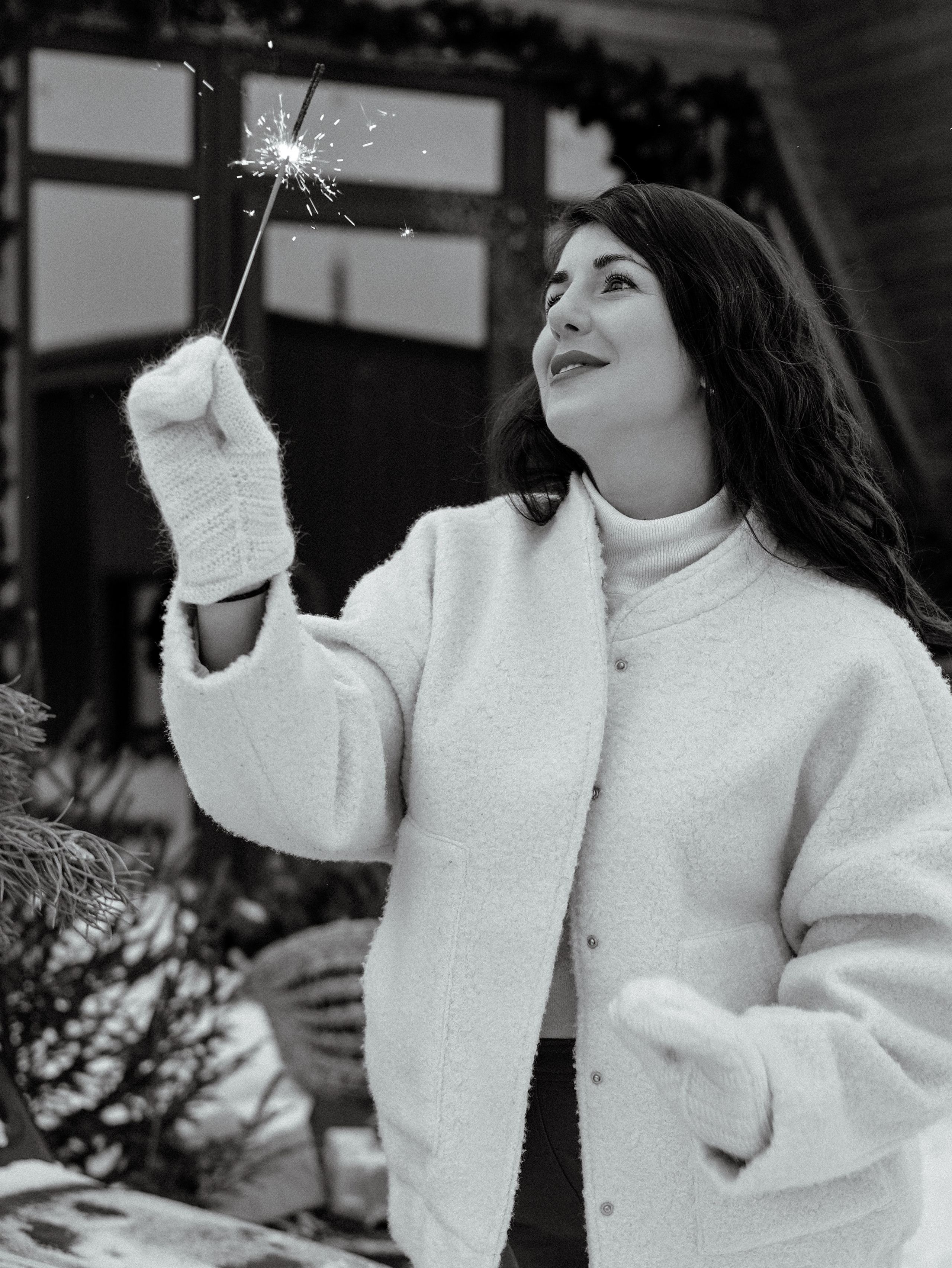 Вера в красном. Мания, портретный фотограф в городе Оренбург