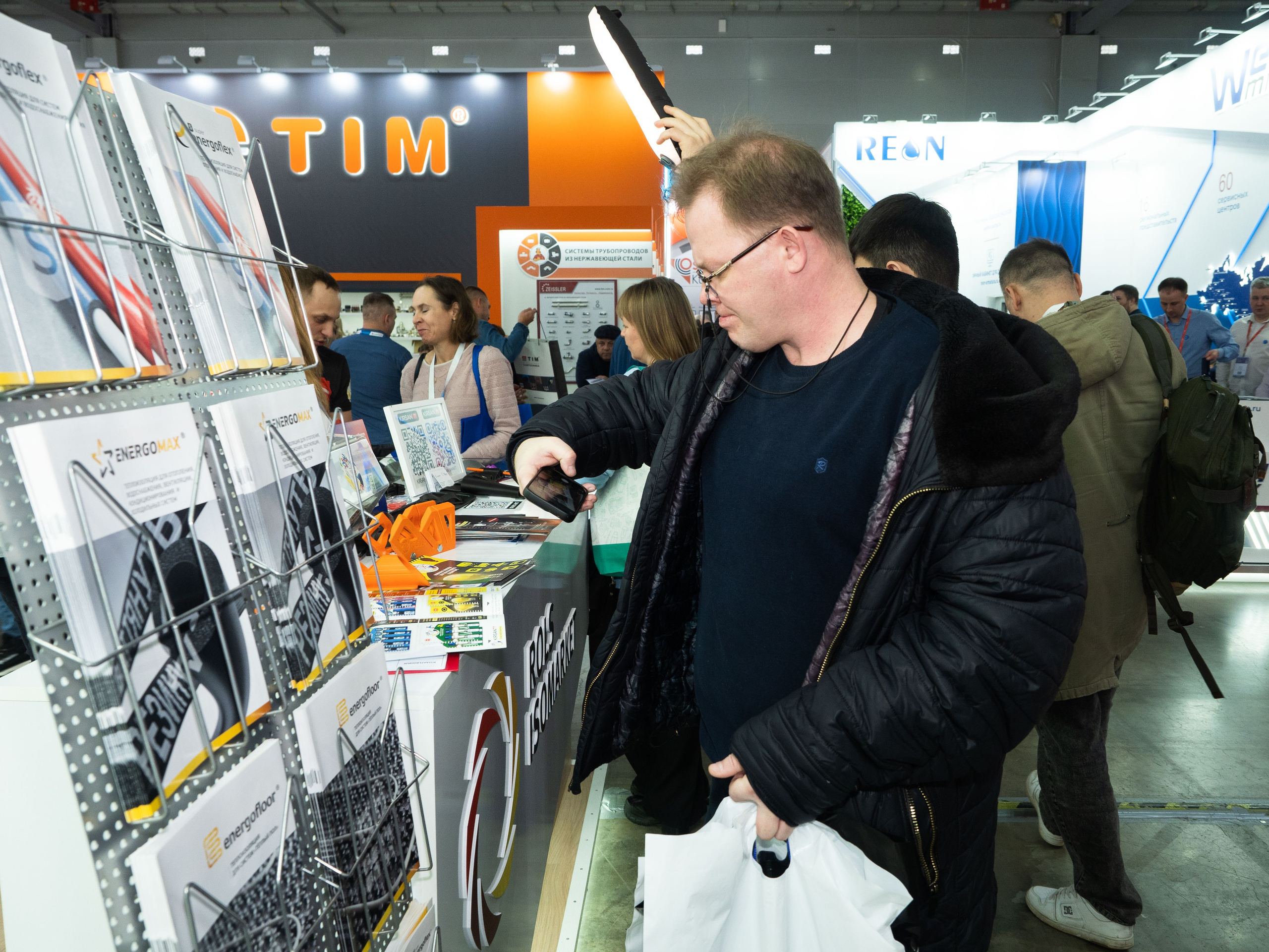 Rols Isomarket: выставка Aquatherm. Портретный и Репортажный фотограф в Москве