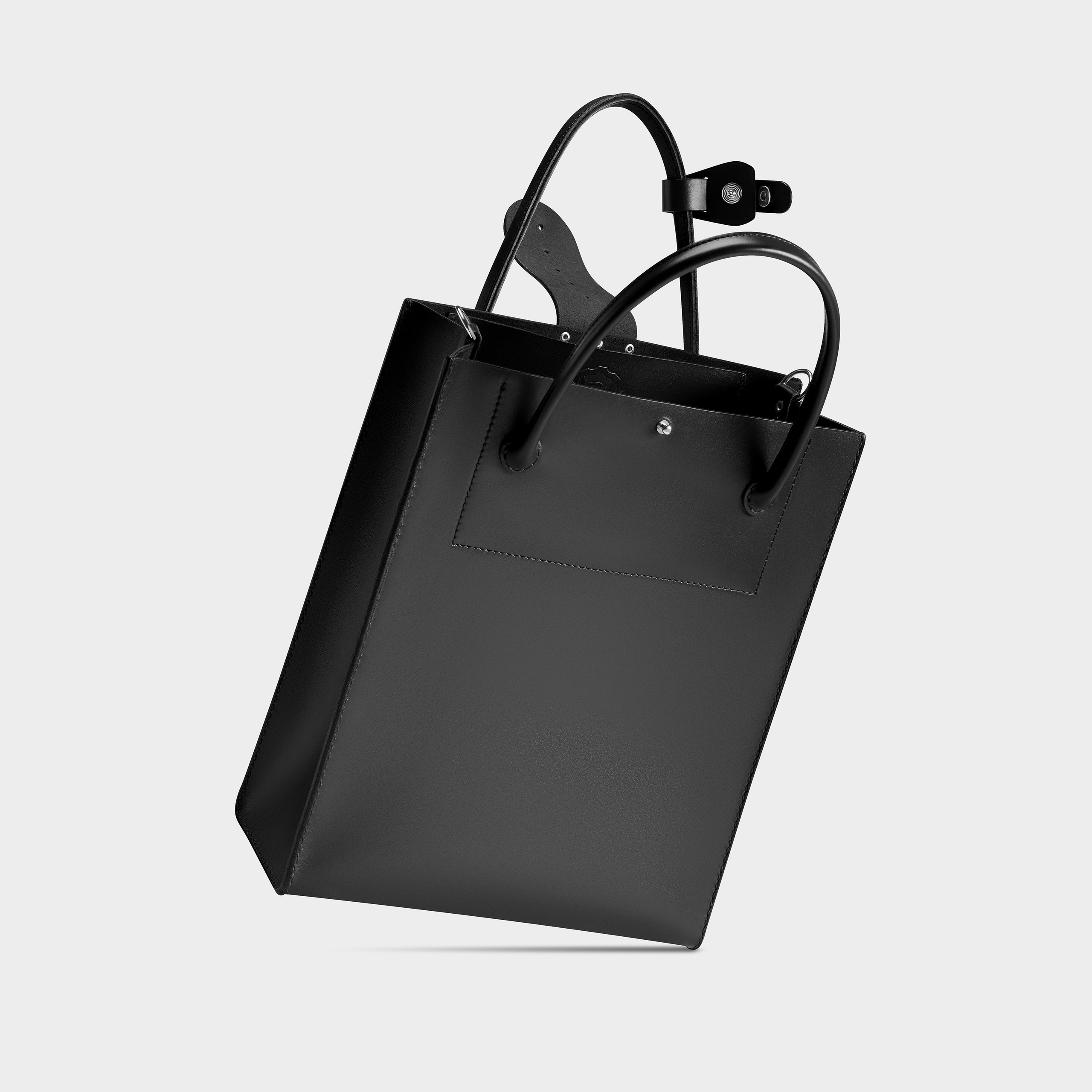 Современный каталог на белом сумок для маркетплейсов