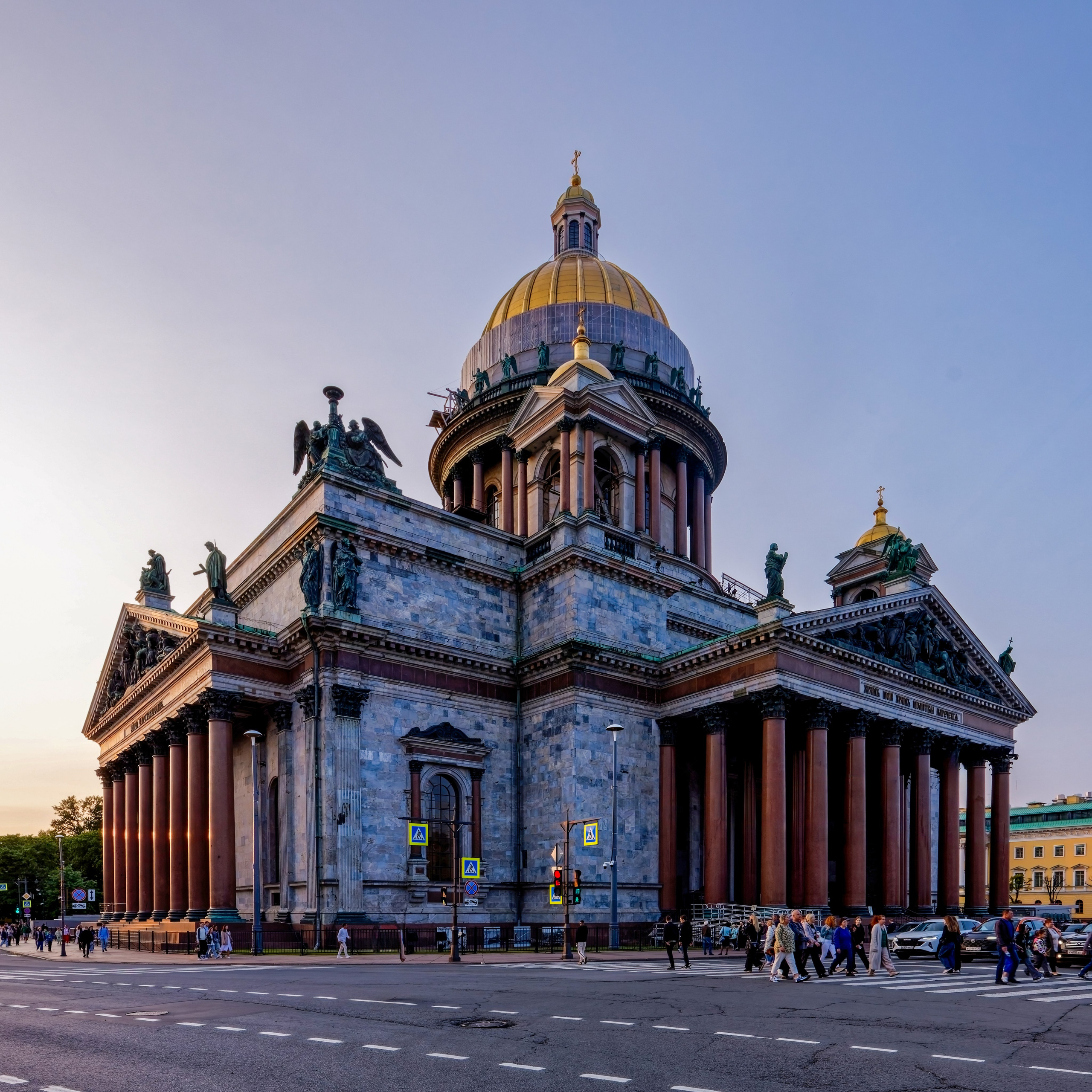Исаакиевский собор. 812 оттенков Петербурга