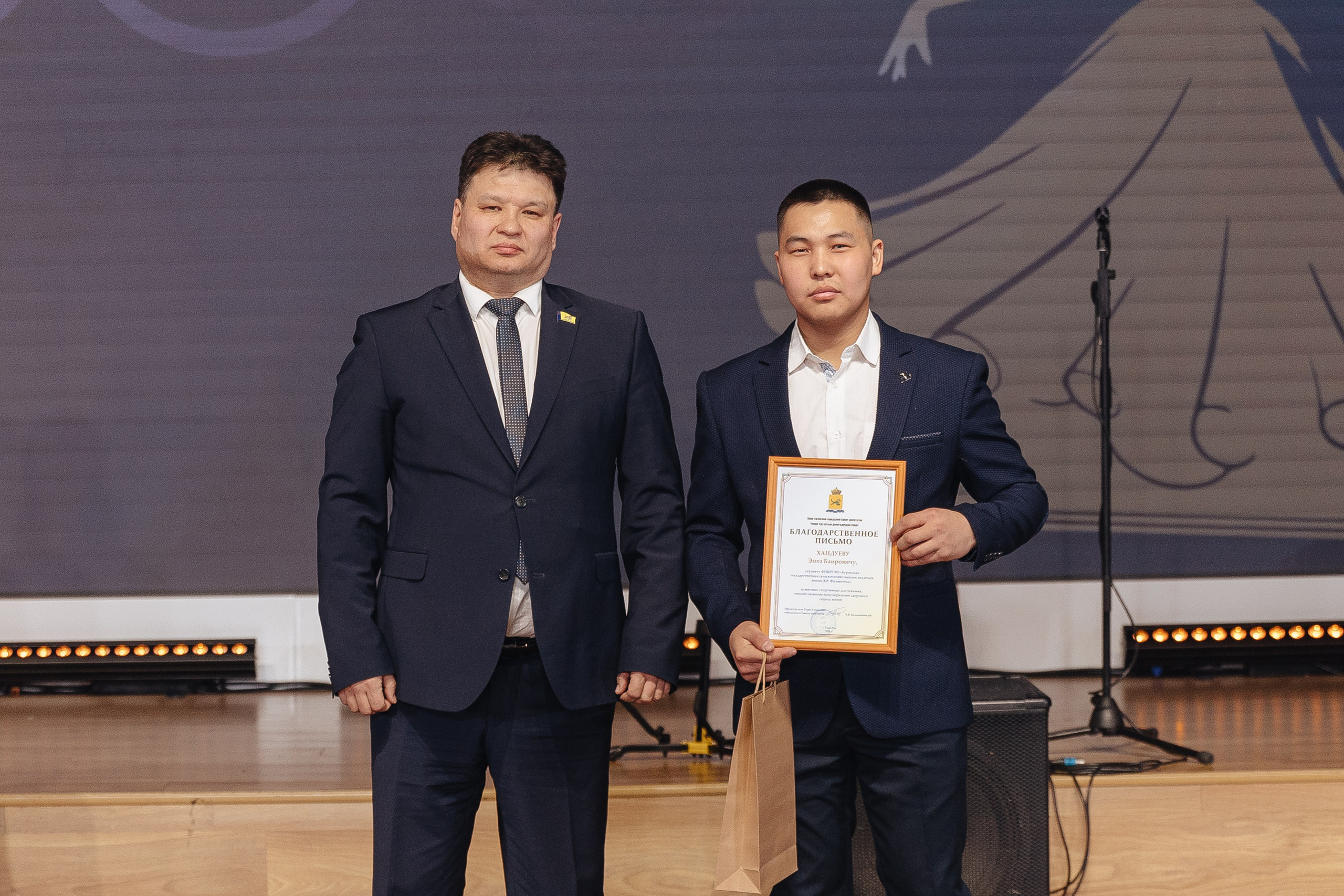 Студенческий бал. Свадебный и семейный фотограф в Улан-Удэ