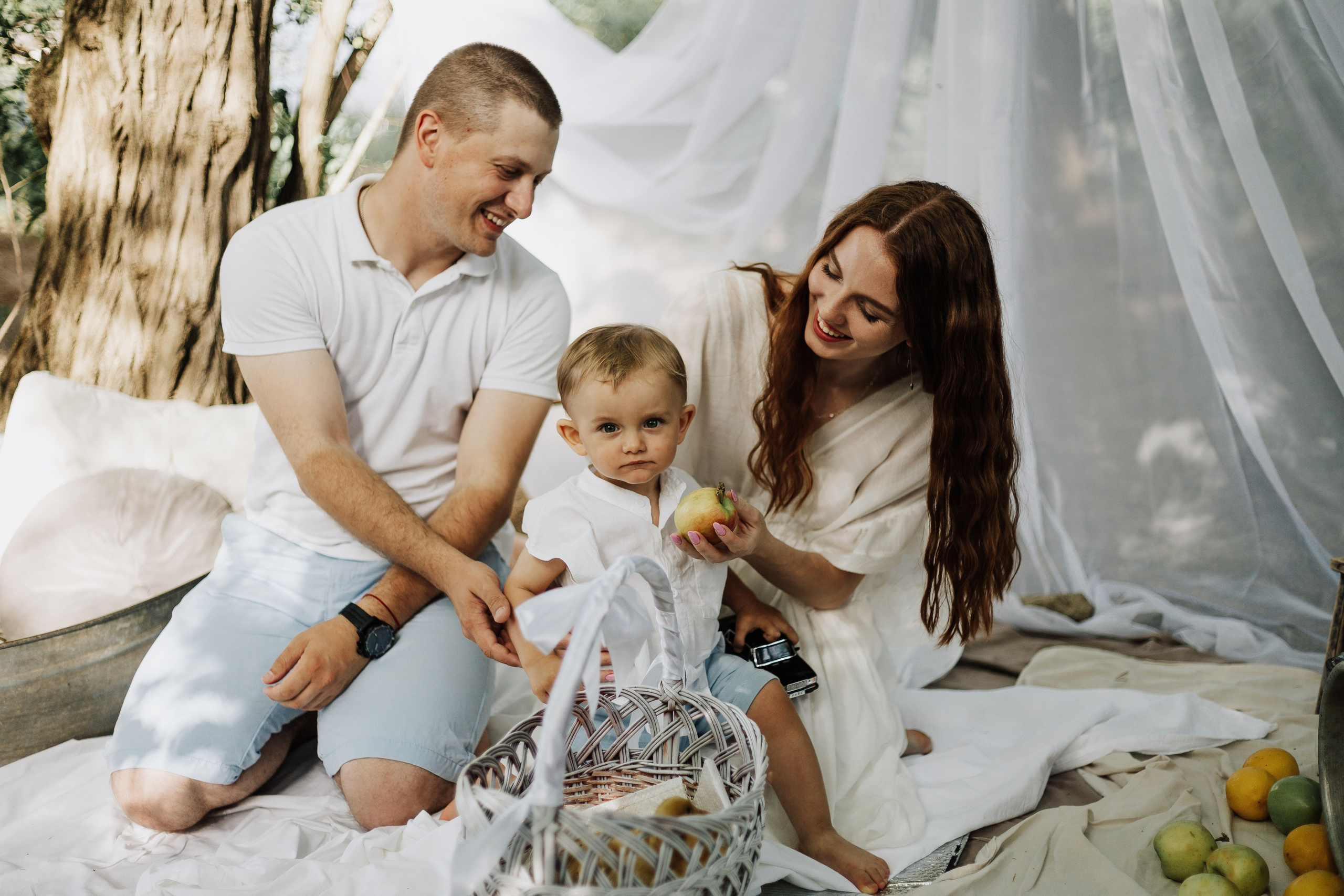 Артем, Вероника и Арсений на пикнике. Фотограф в Крыму | Виктория Нотевская