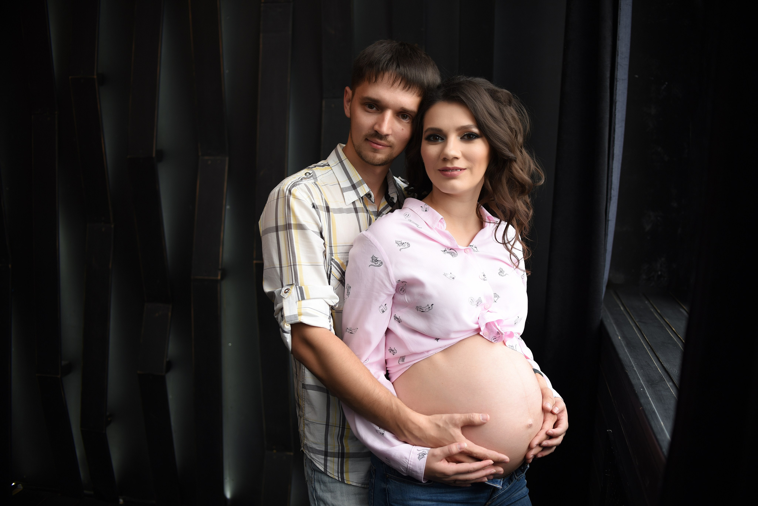 Фотосессия беременности студийная съемка. Свадебный, семейный, детский, контент фотограф в Омске Максим Ильин
