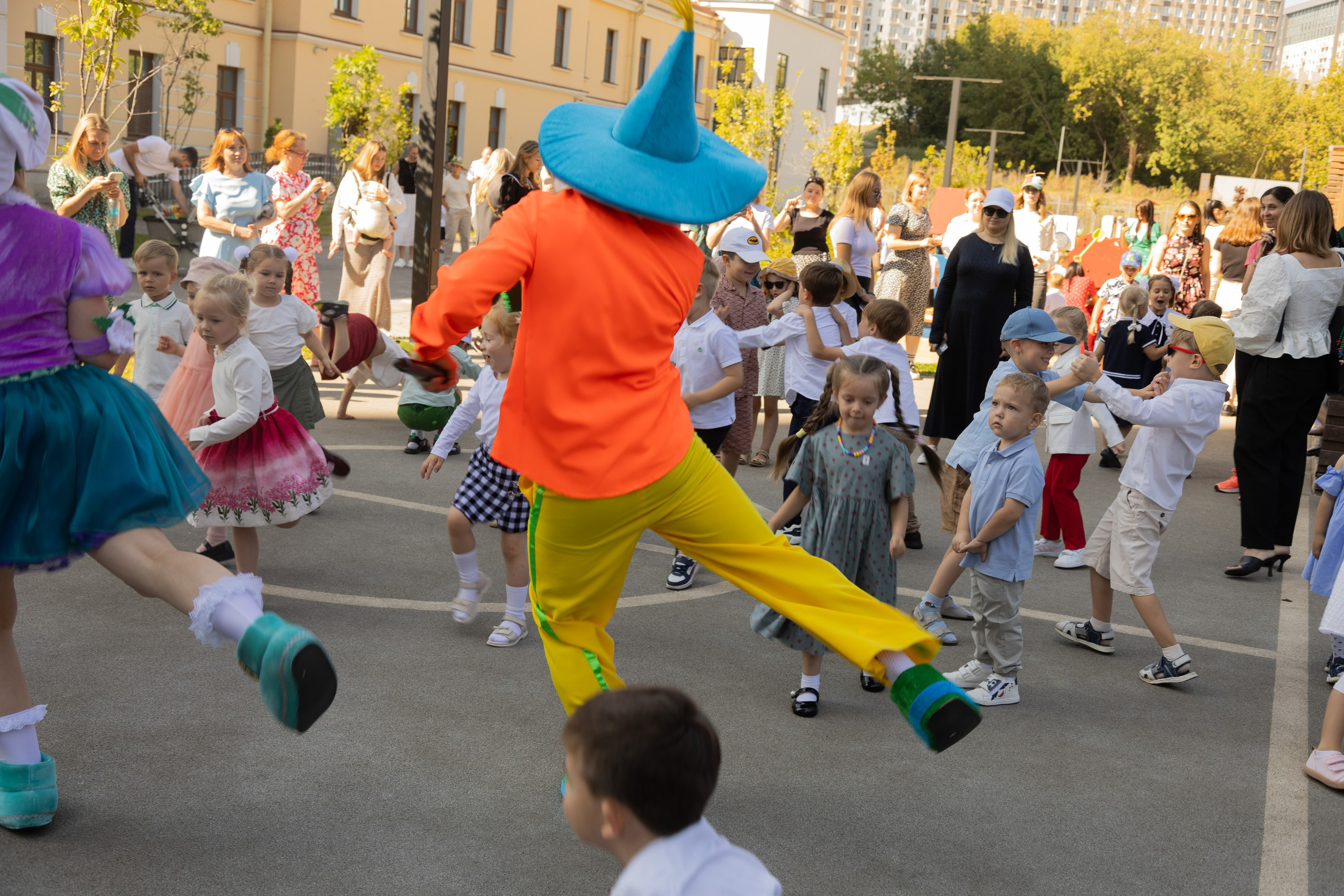 2 -го Сентября RYBAKOV PLYSCHOOL. Портретный Студийный и уличный фотограф Москва. Индивидуальные, Семейные, Беременность, Будуар, Каталог, контент съемки для блога и бизнеса