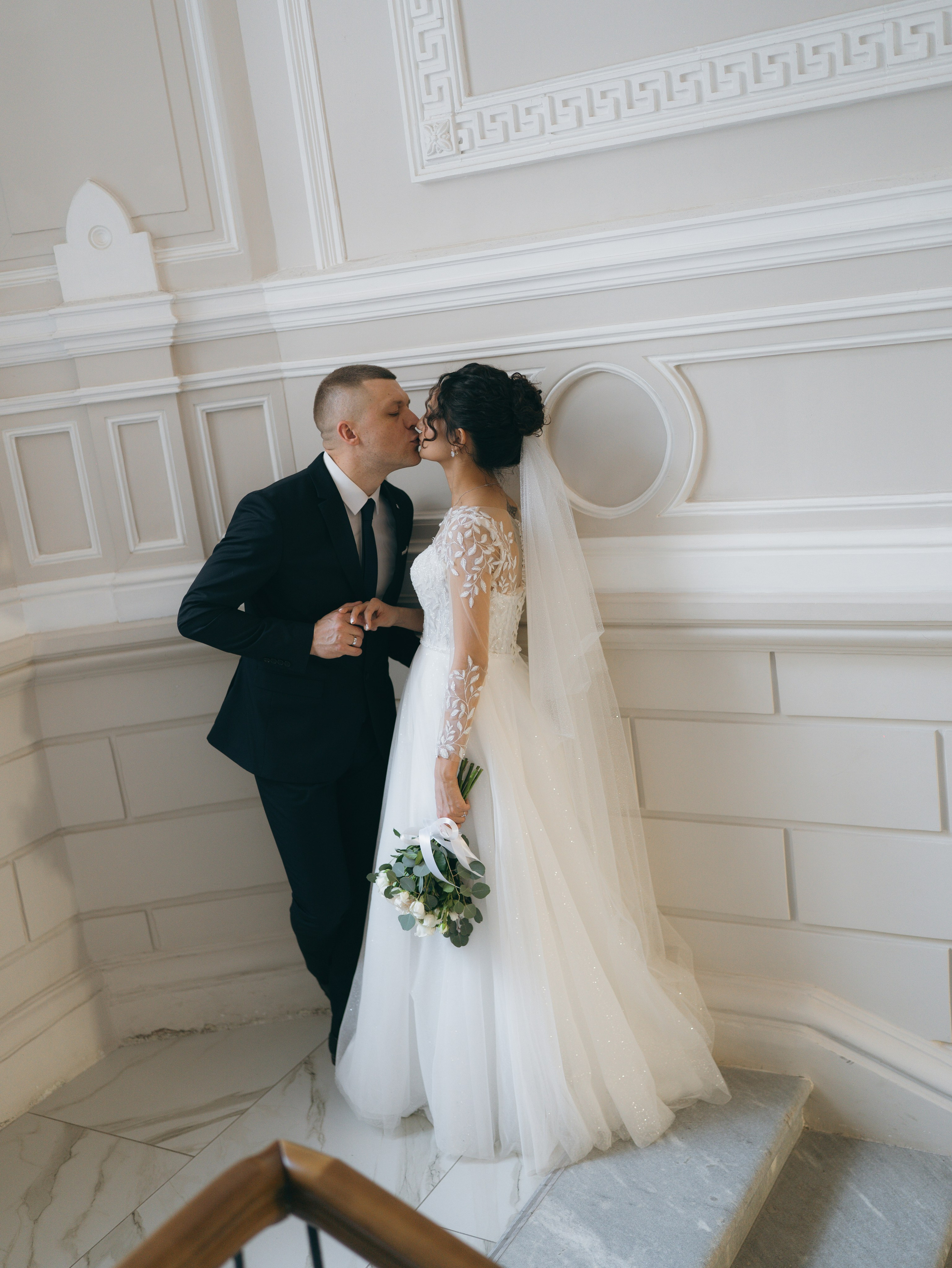 Свадебная фотосессия в загсе. Фотограф из Екатеринбурга Алена Мусалимова