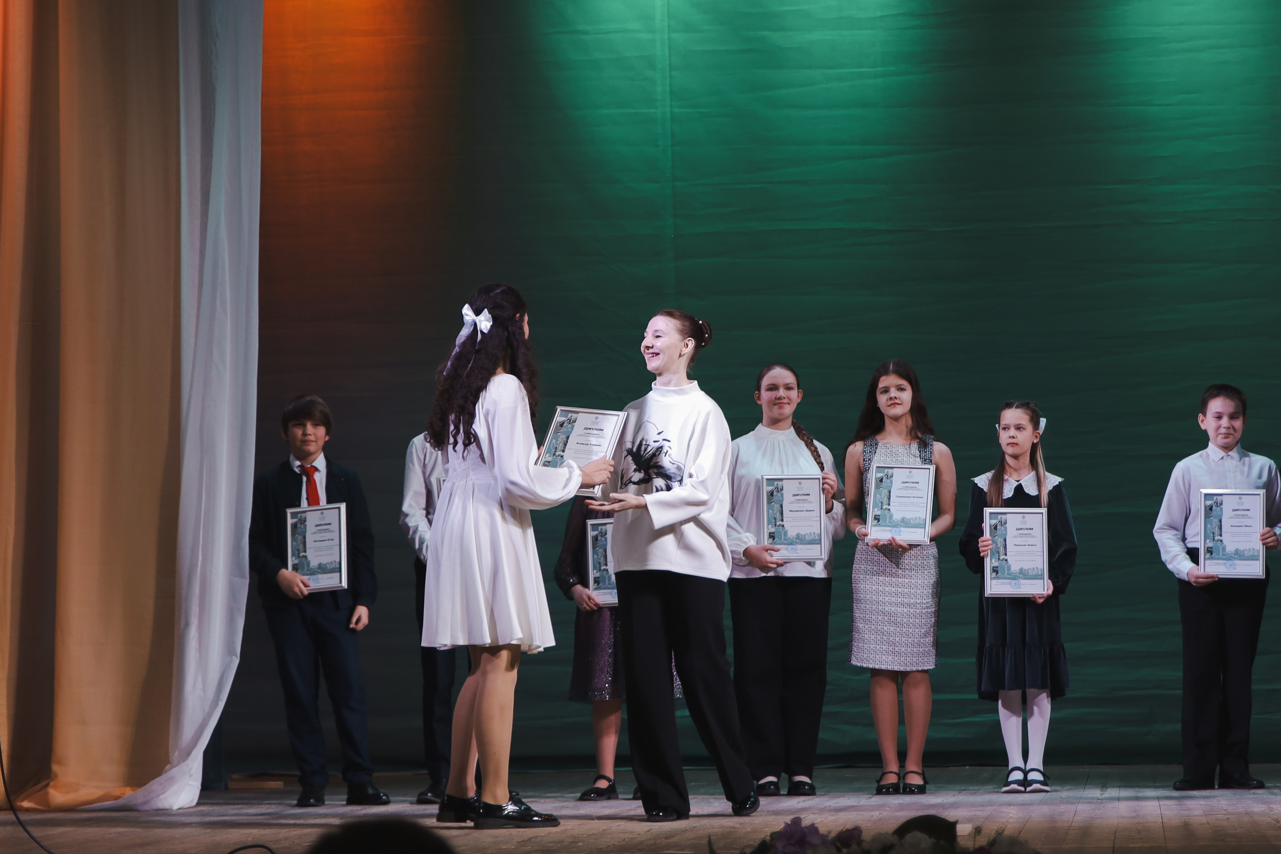 Фотоотчет с награждения стипендиатов города Липецка