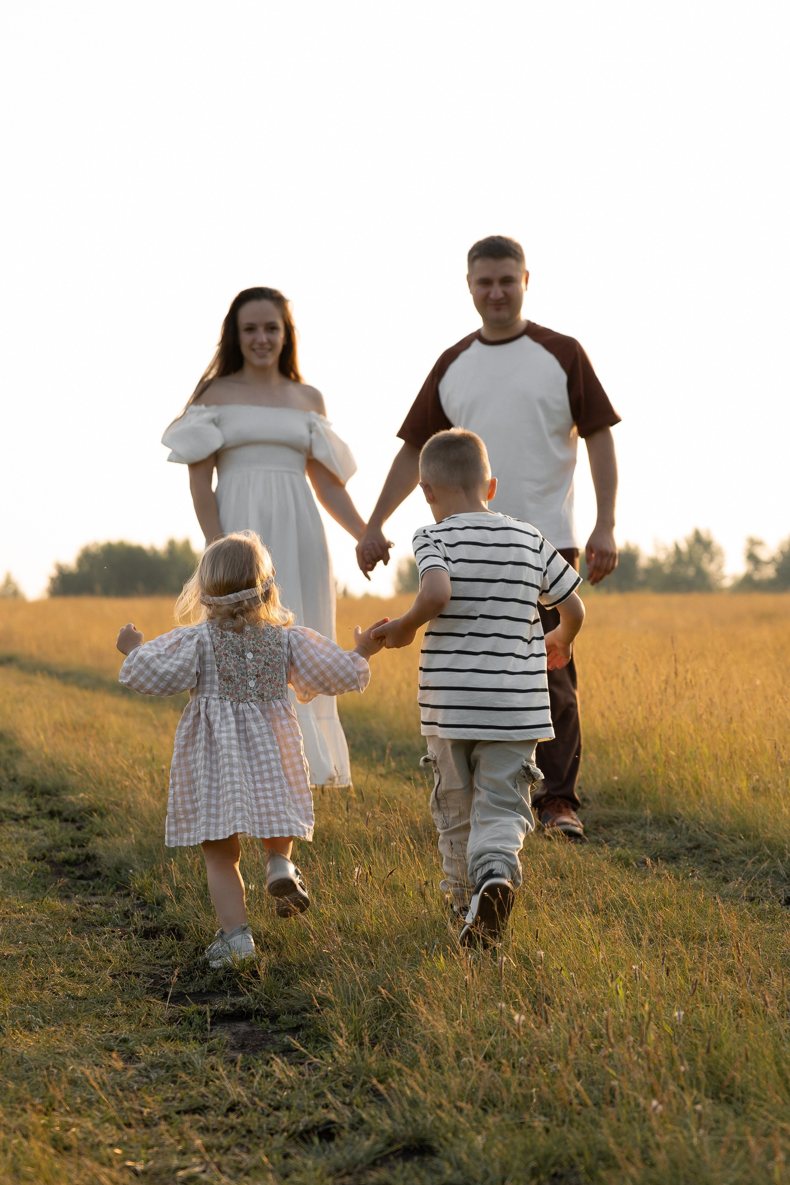 В поле. Семейный и свадебный фотограф в Челябинске Мария Леонтьева