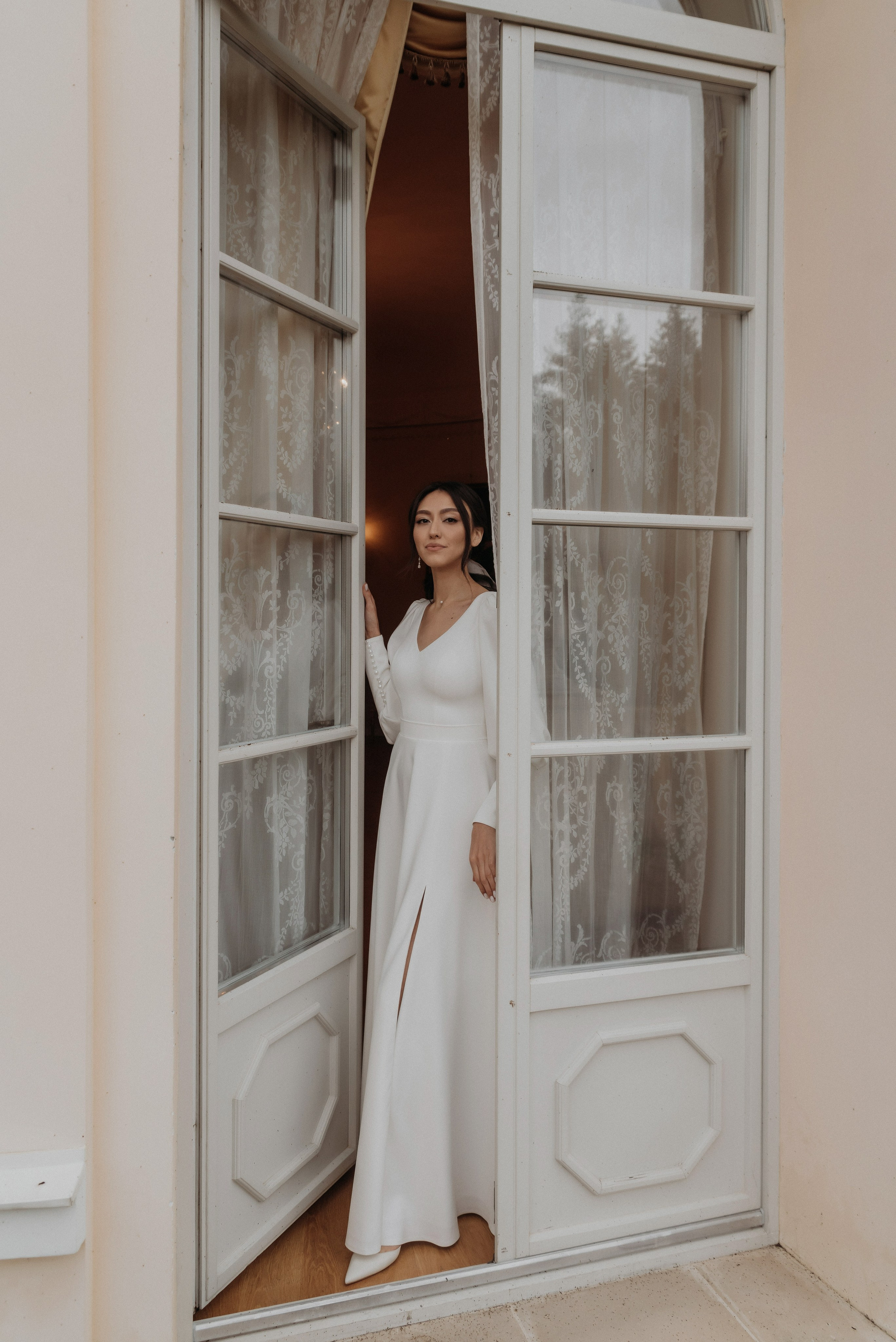 Свадебная фотосессия в Твери в красивой локации в замке в Московской области. Свадебный фотограф в Твери, Москве и Санкт-Петербурге Денисова Екатерина