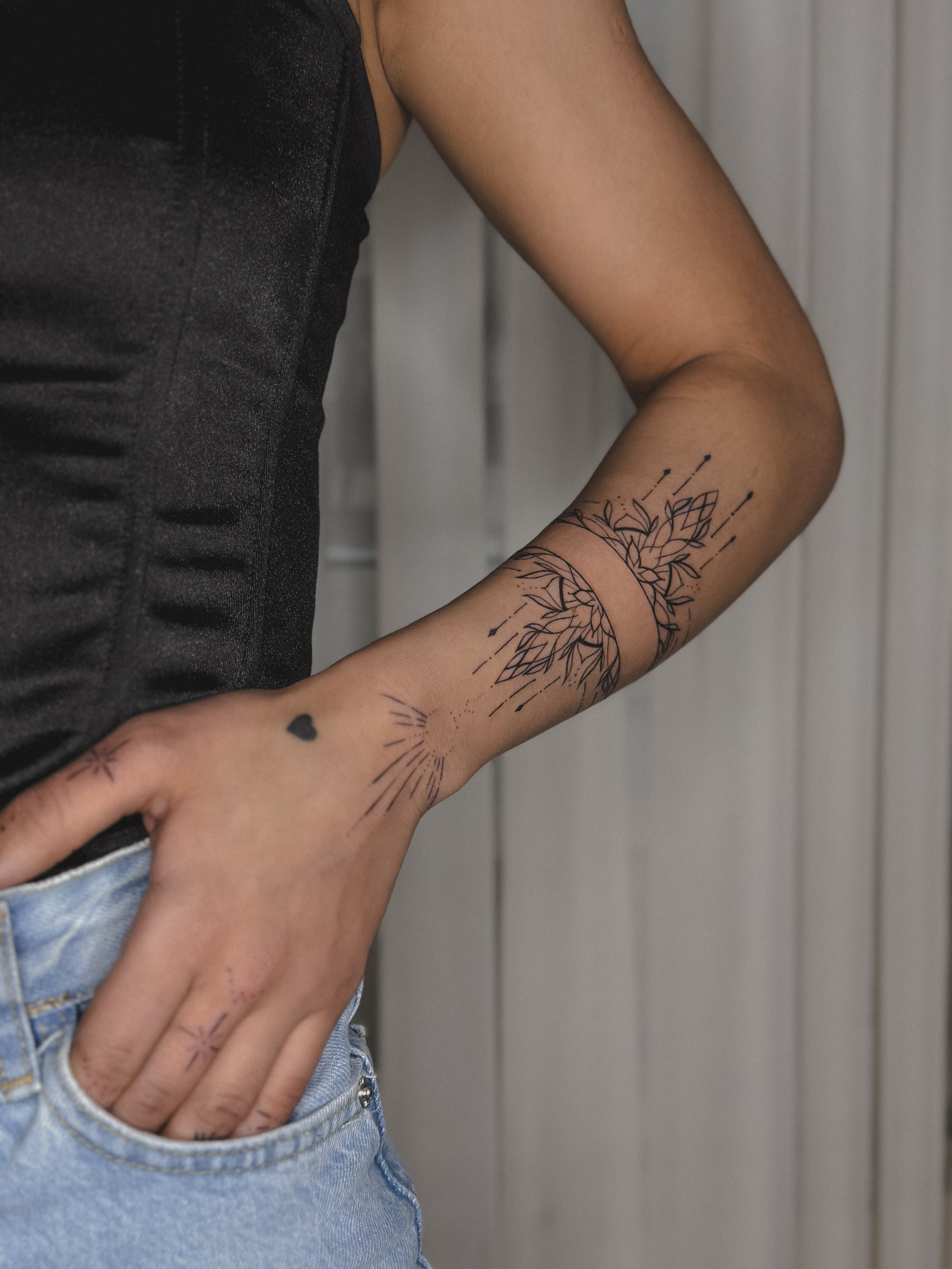 Сеанс тату. Тату мастер Новосибирск