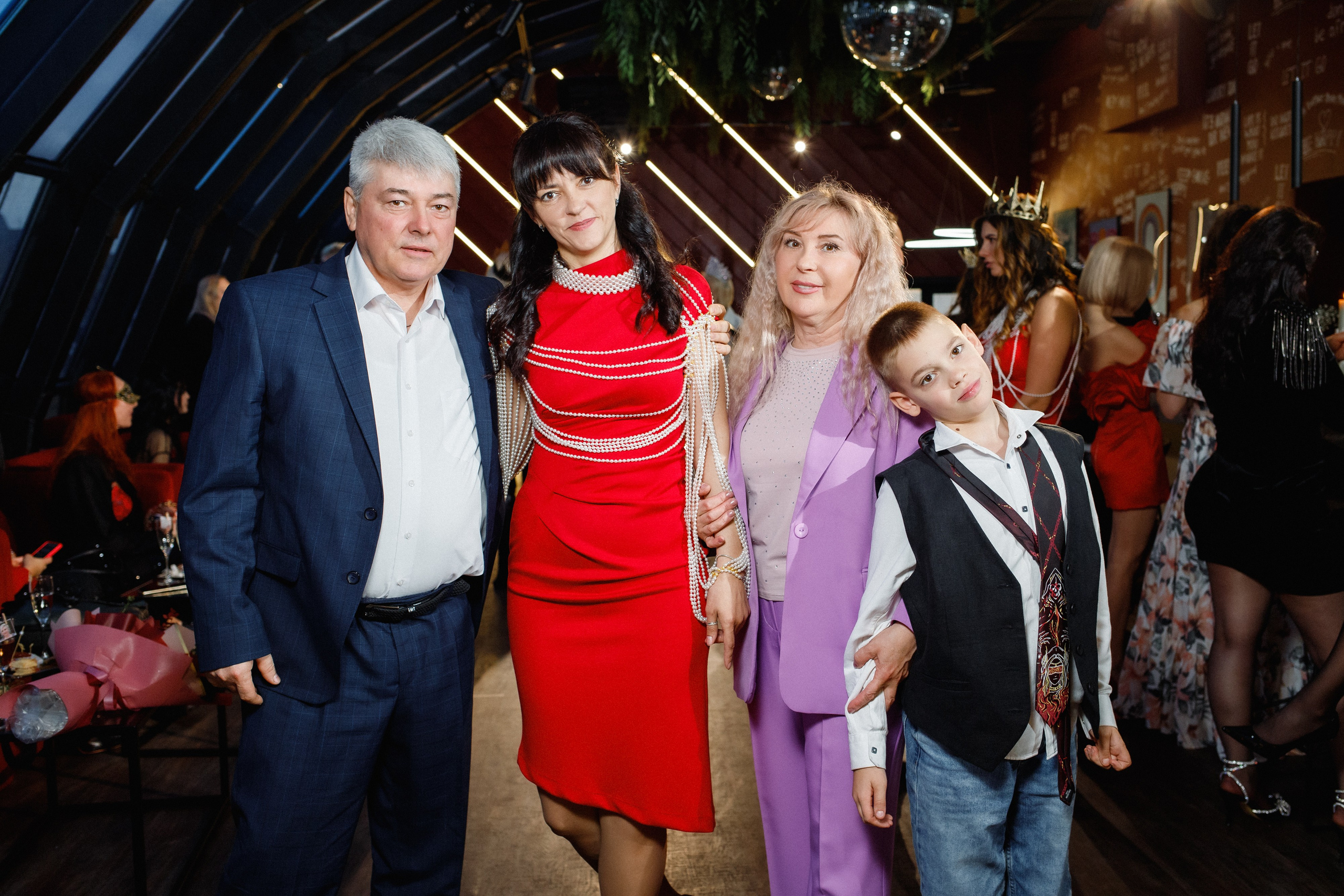 QUEEN KHV [12 ЛЕТ]. СВОИ. ФОТООТЧЕТЫ-СОБЫТИЯ-МЕСТА