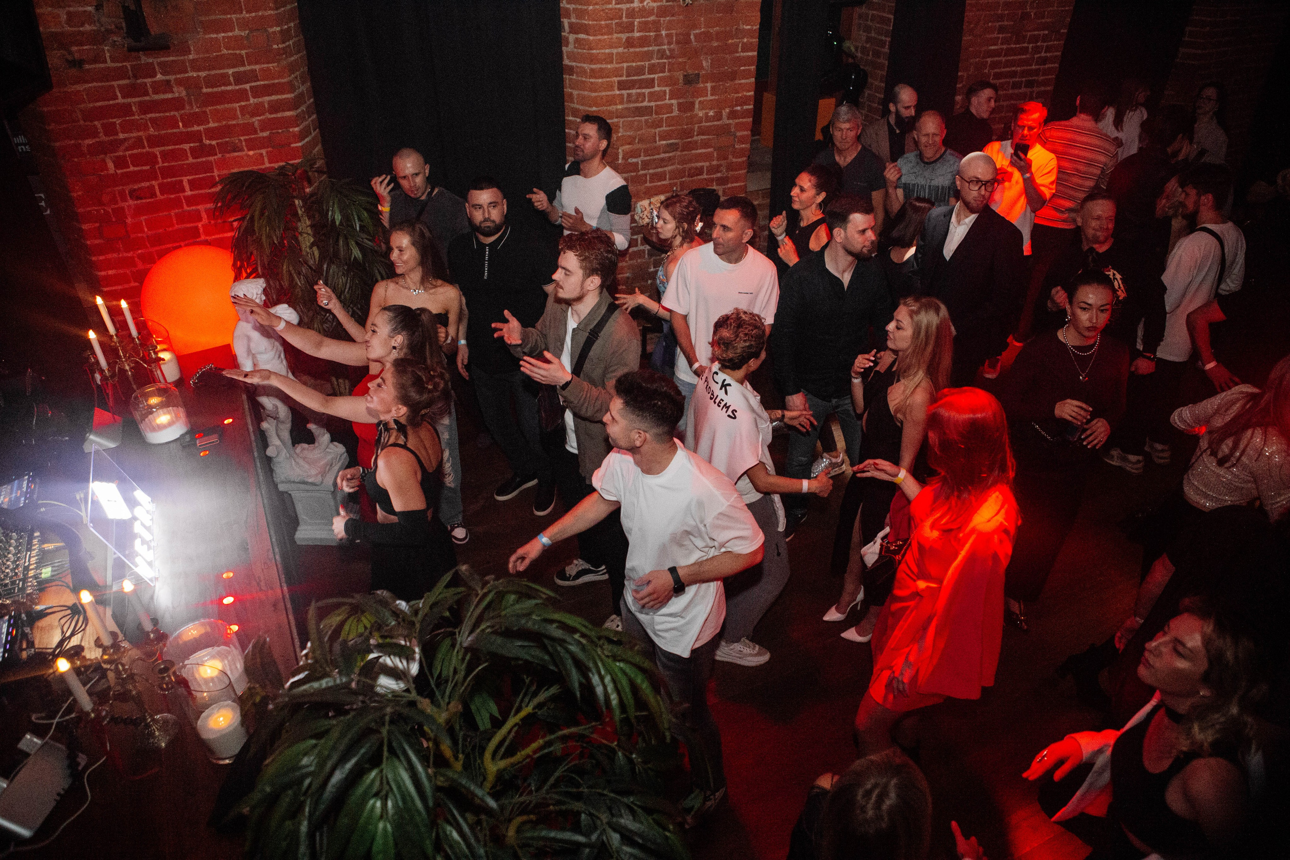 TREFF8. Репортажный фотограф Москва (детские праздники, квизы, концерты, дни рождения, свадьбы)