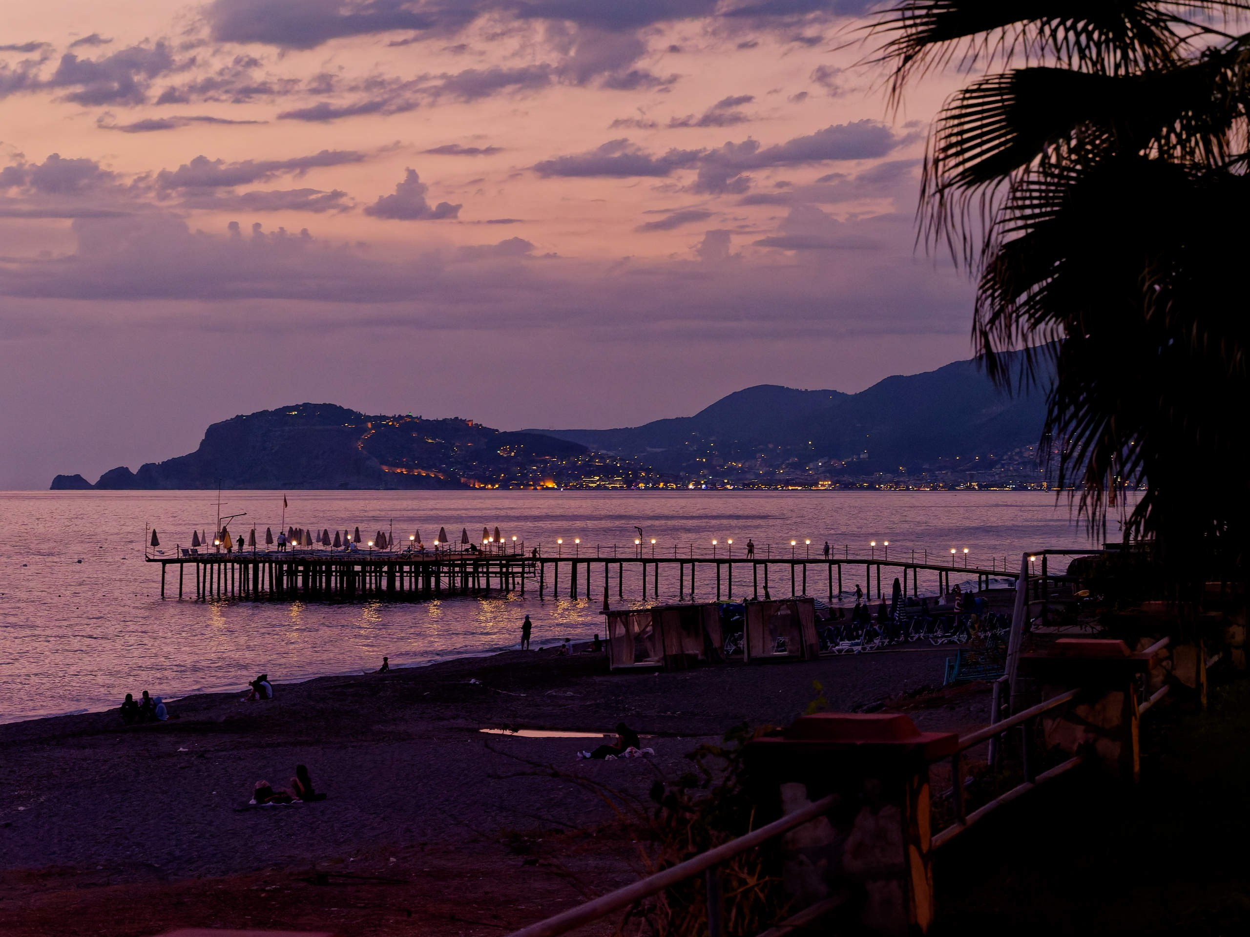 Алания 2025, город, стрит-фото. Избранные фотографии