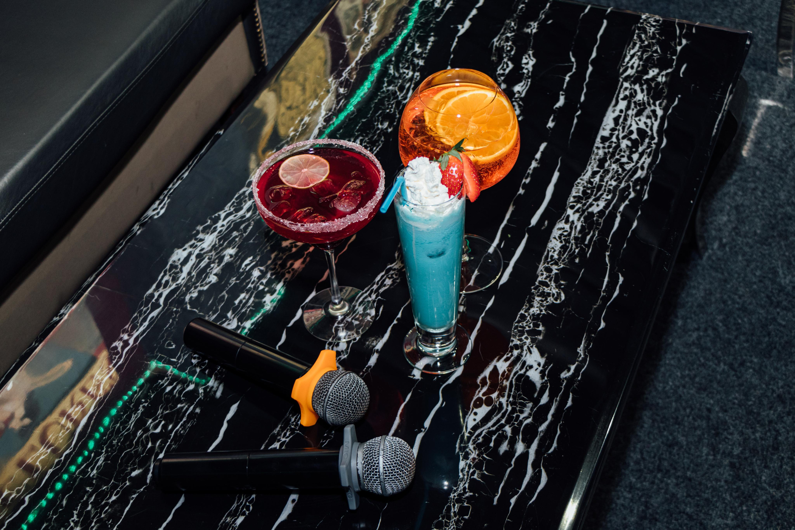 Караоке бар «Shizgara». Лиза Кутанина — семейный фотограф и фотограф беременных в Жуковском