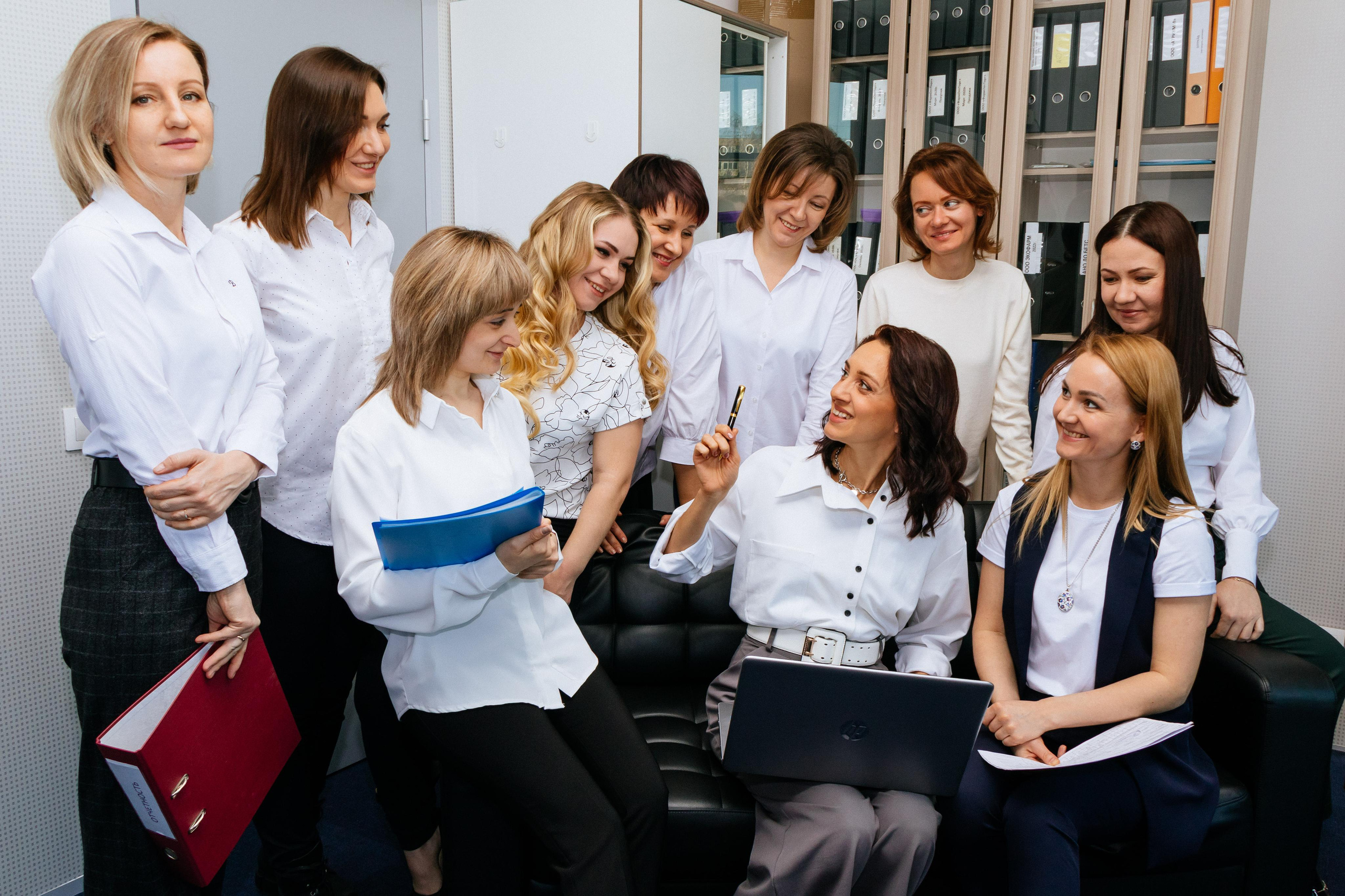 Контент съемка для сайта бухгалтерской компании ООО МОСОБЛБУХ. Лиза Кутанина — семейный фотограф и фотограф беременных в Жуковском