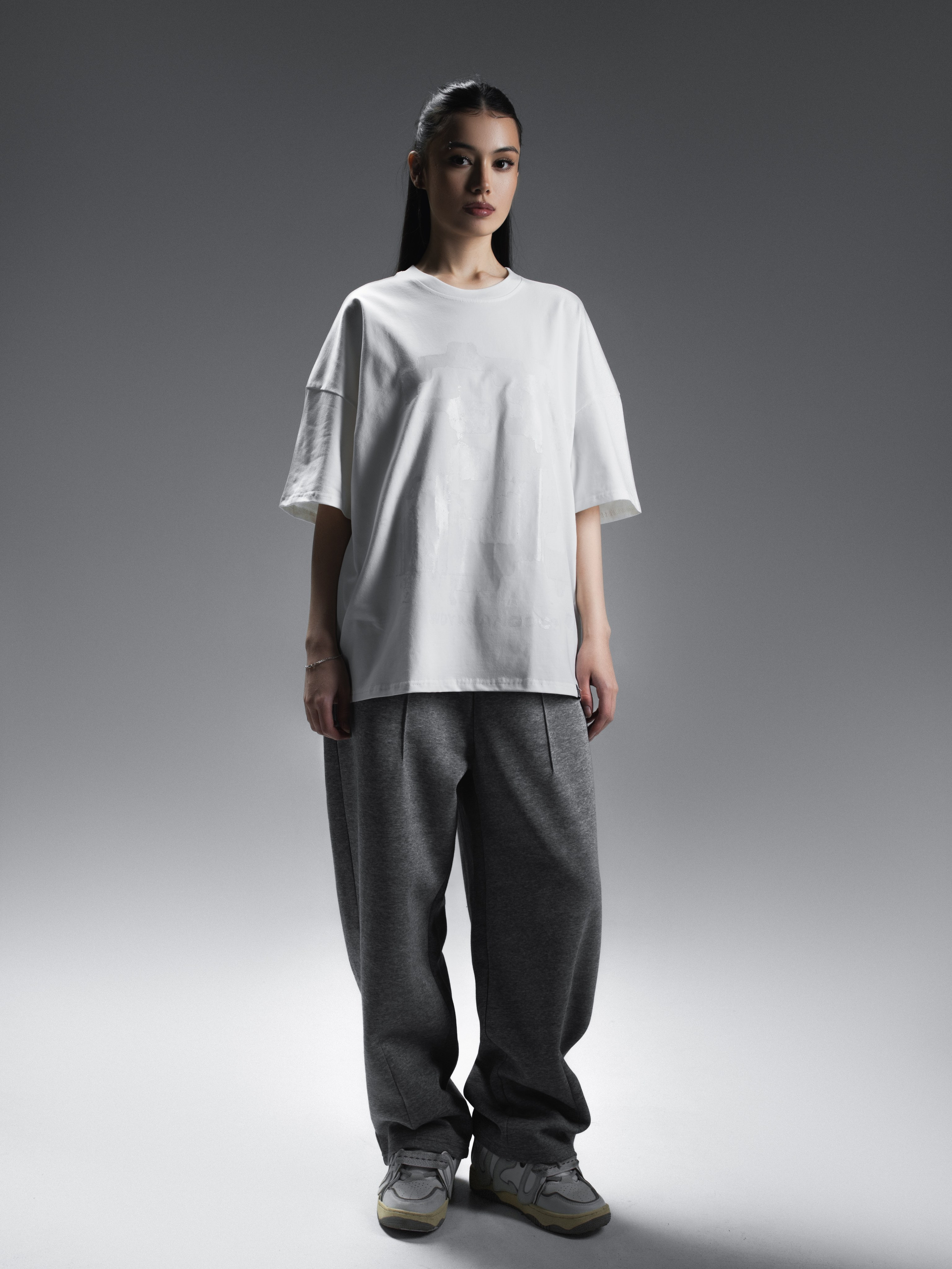 КАТАЛОГ | серый фон. RUNA production — стильные съемки для брендов