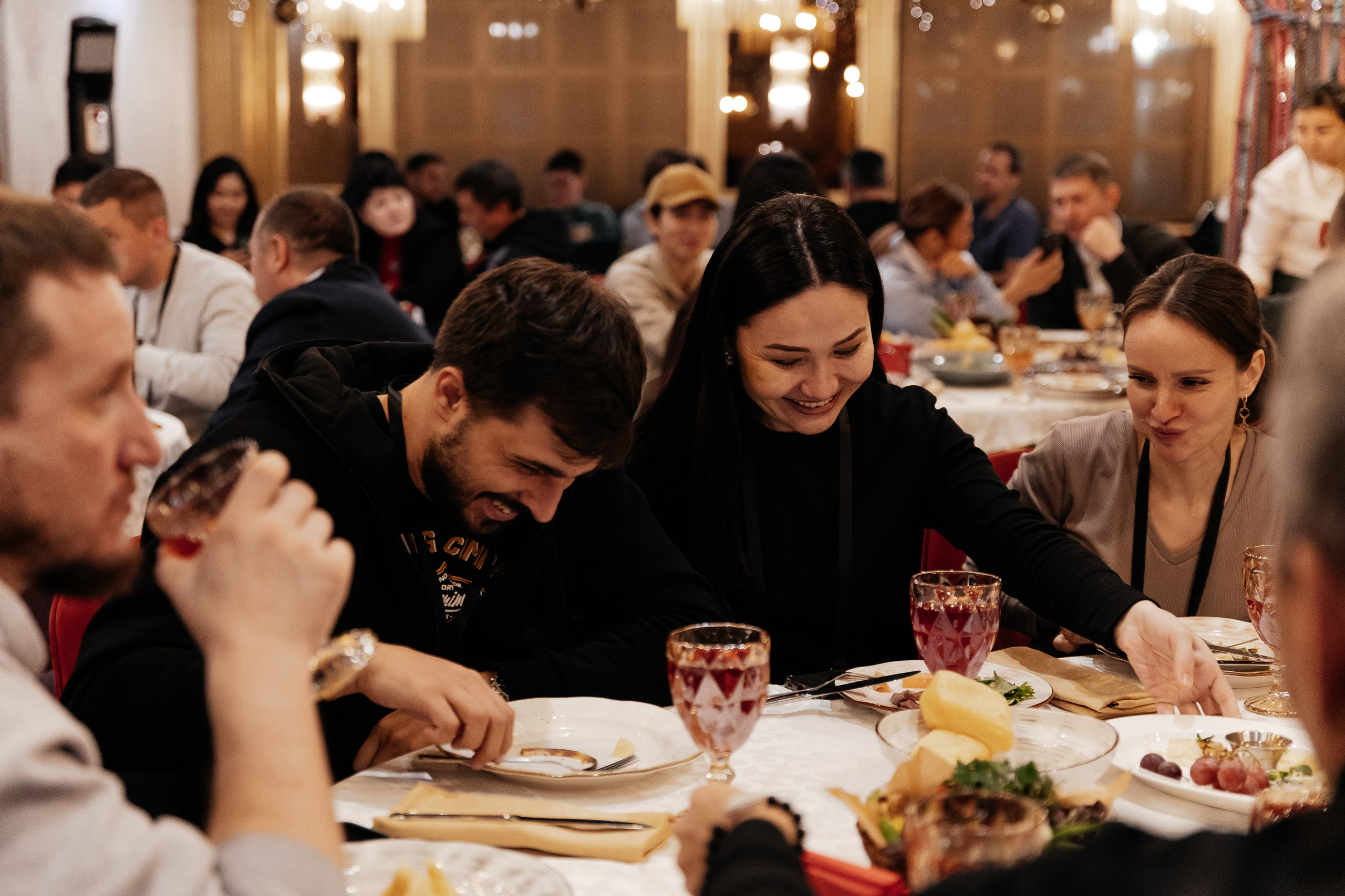 Server.com. Fashion-фотограф Желеуов Дулат