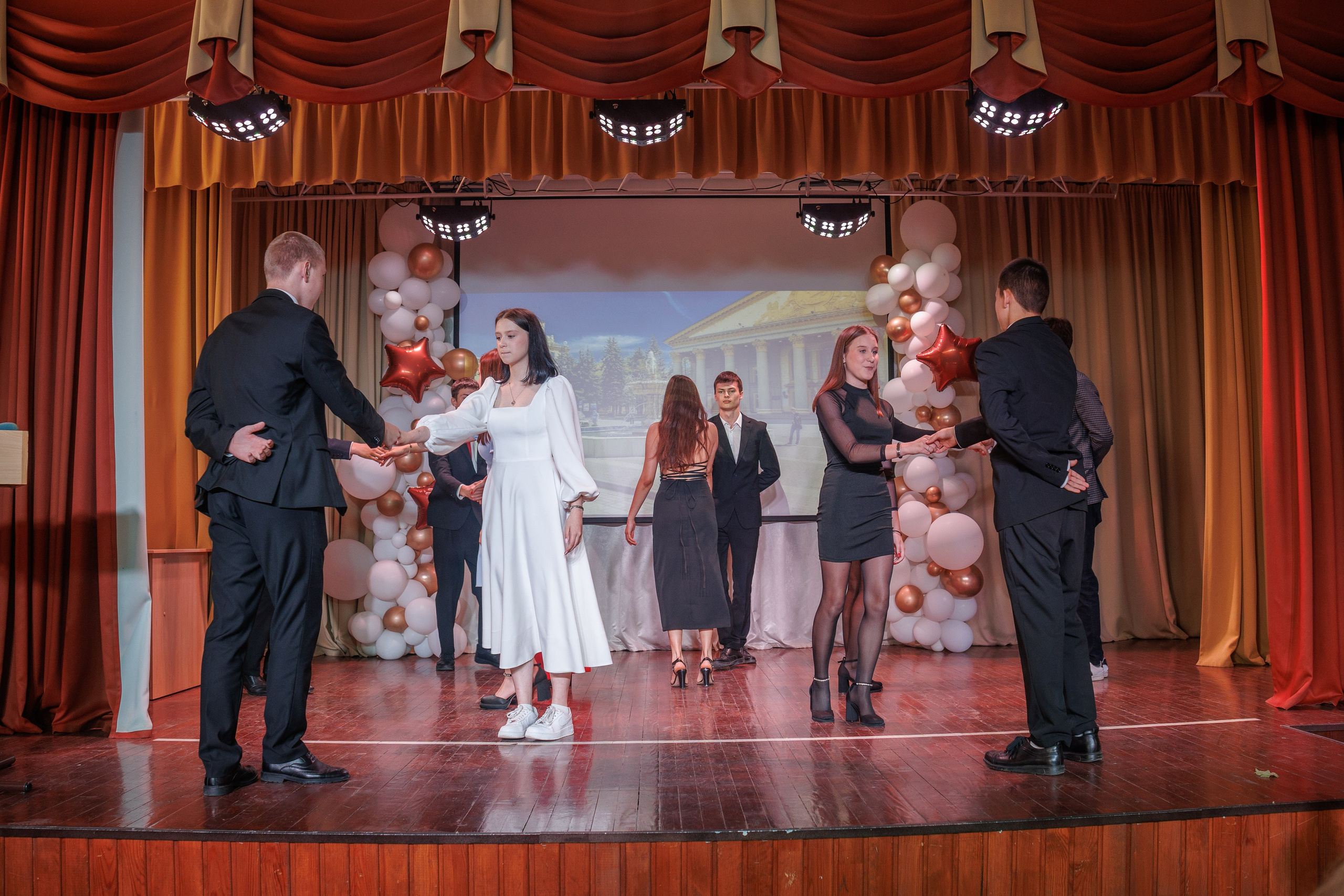 Вручение аттестатов. Свадебный и семейный фотограф в Новосибирске Ирина Дорошкова