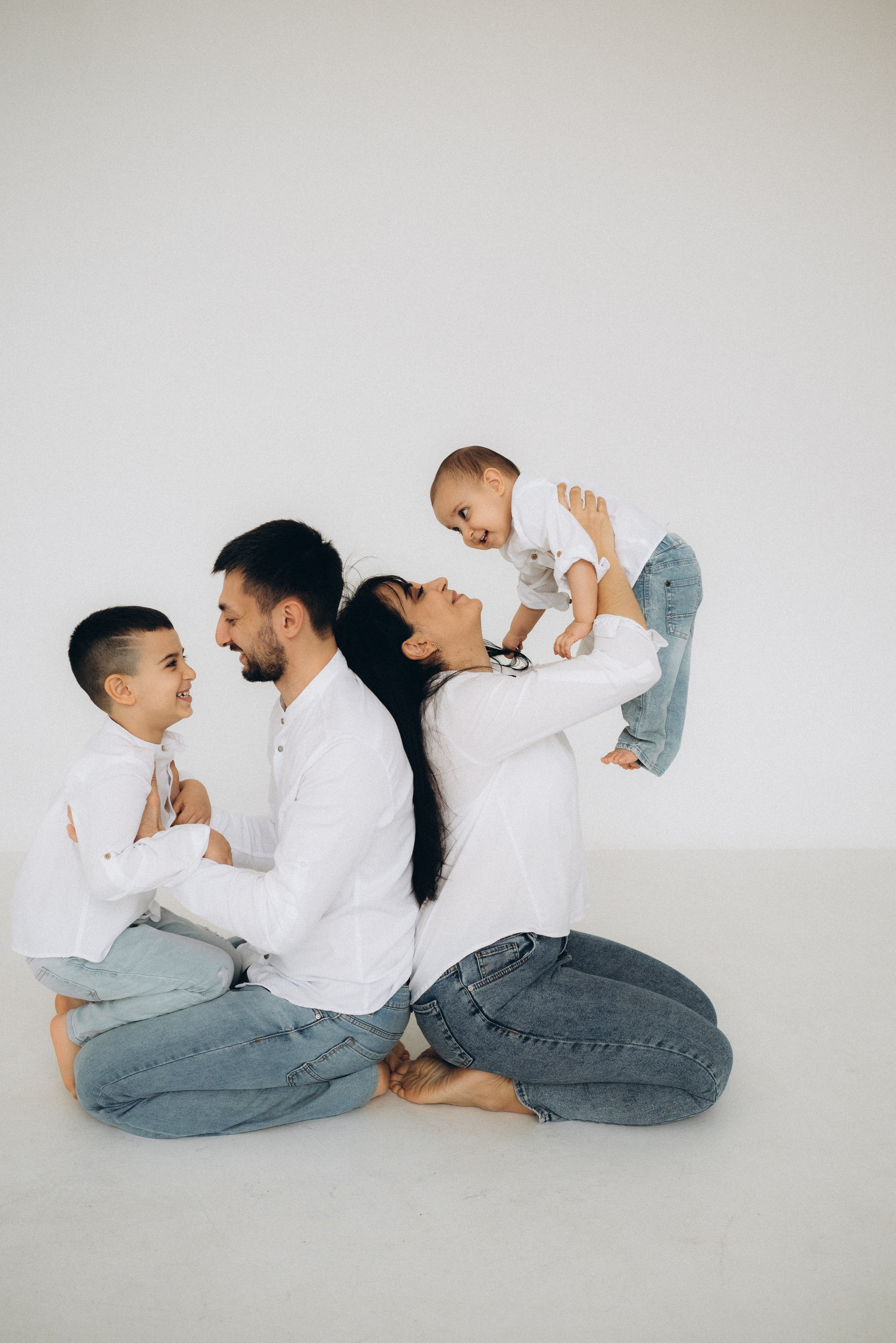 Мнацакан, Сюзанна, Рафаэль и Микаэль. Суханова Регина Фотограф Сергиев Посад