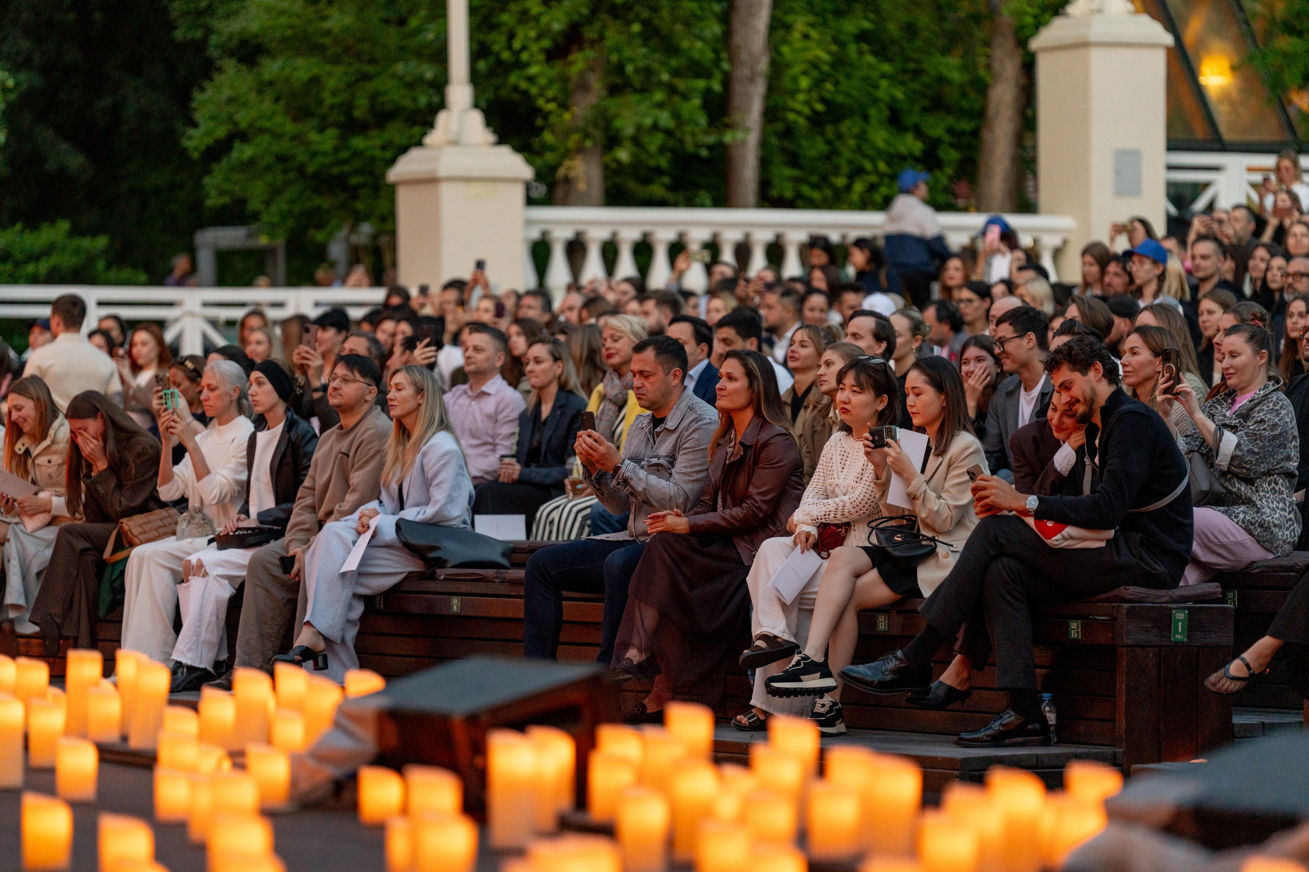 Симфонический оркестр Lumisfera при свечах. Фотограф Никита Комаров