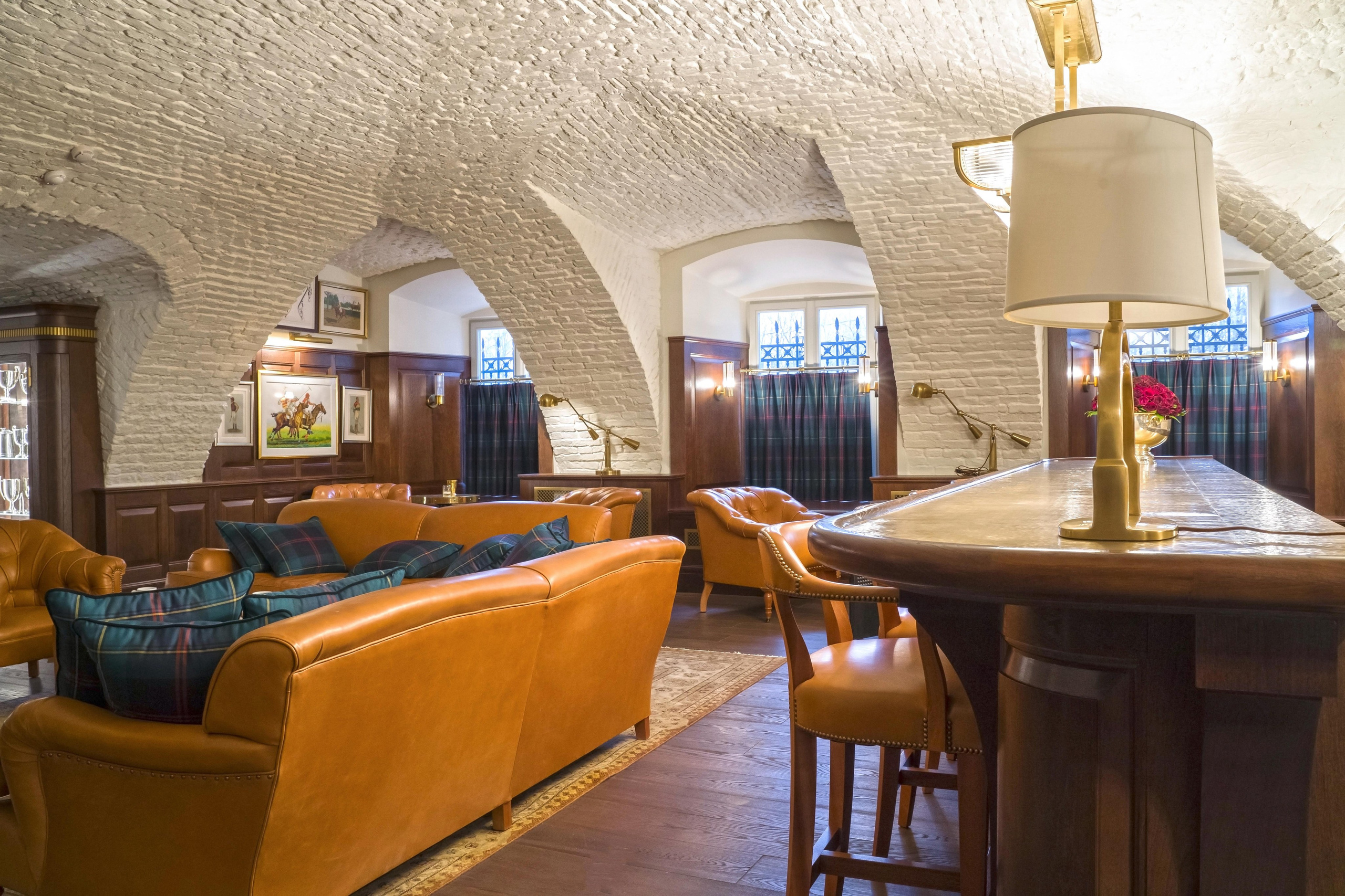 Интерьер бара ресторана. Фотограф в Санкт-Петербурге. Репортажная и все съёмки для бизнеса