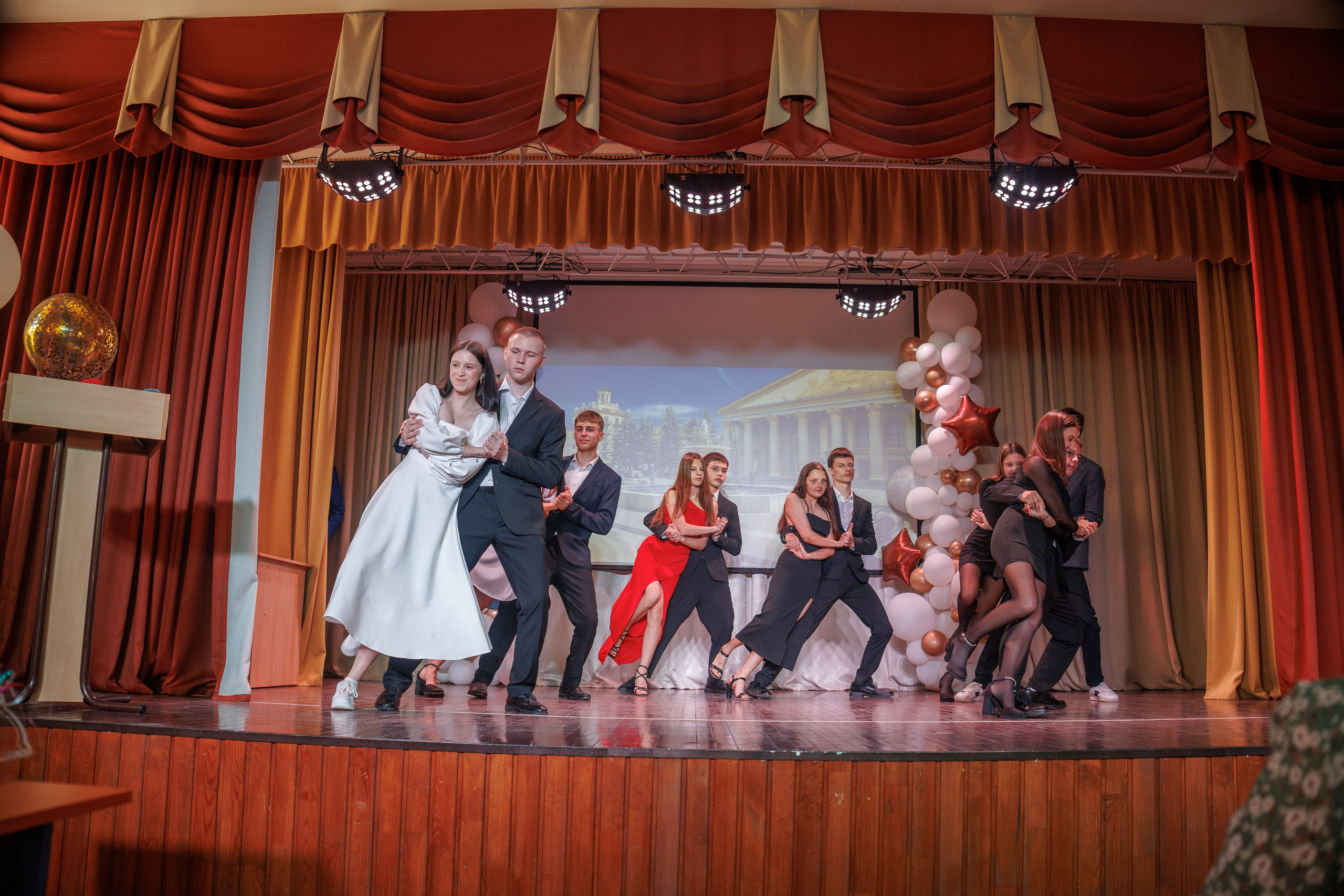 Вручение аттестатов. Свадебный и семейный фотограф в Новосибирске Ирина Дорошкова