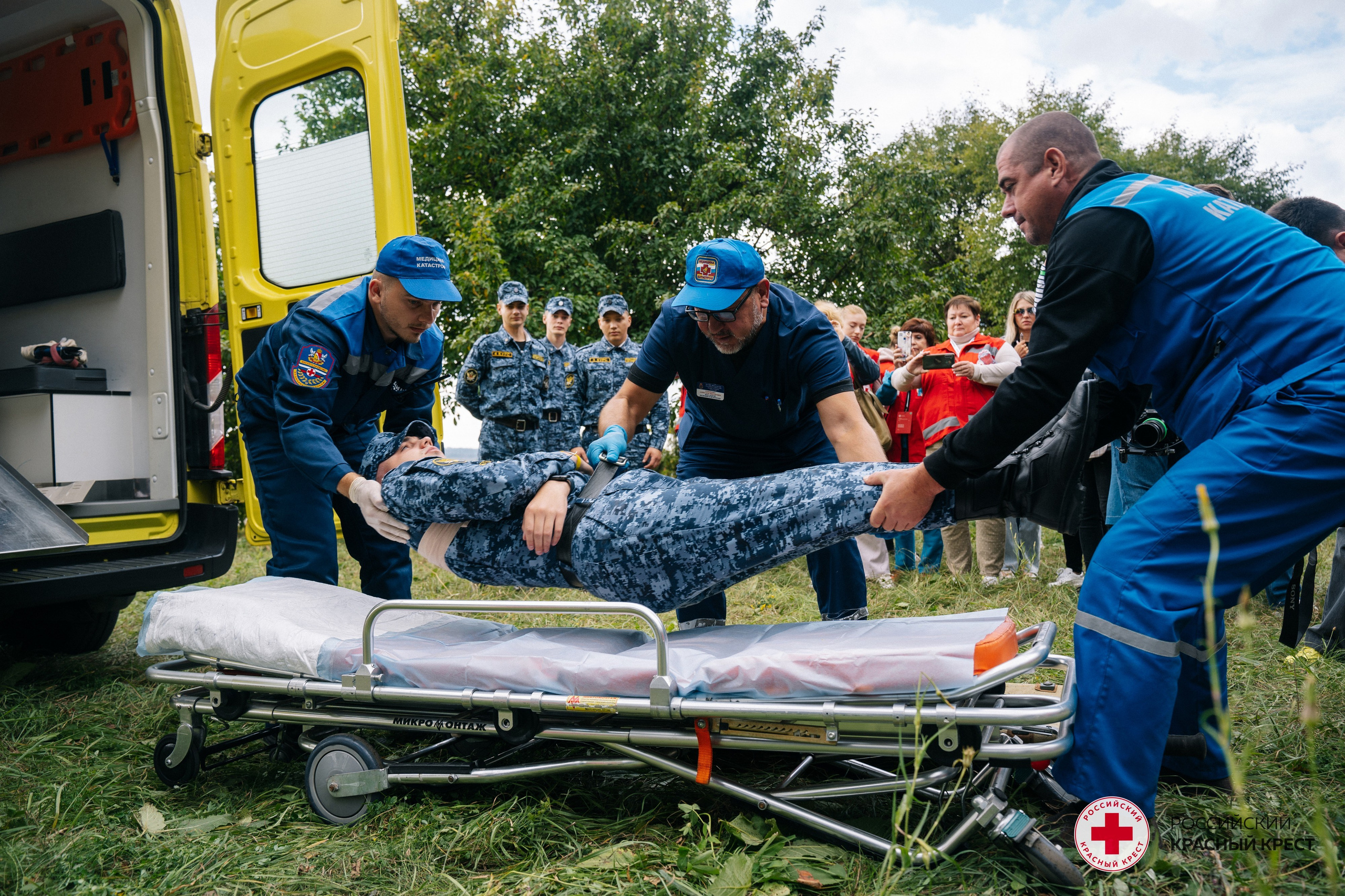 Красный крест | Дегас, медвежья берлога. Фотограф в Воронеже Ольга Космодемьянская
