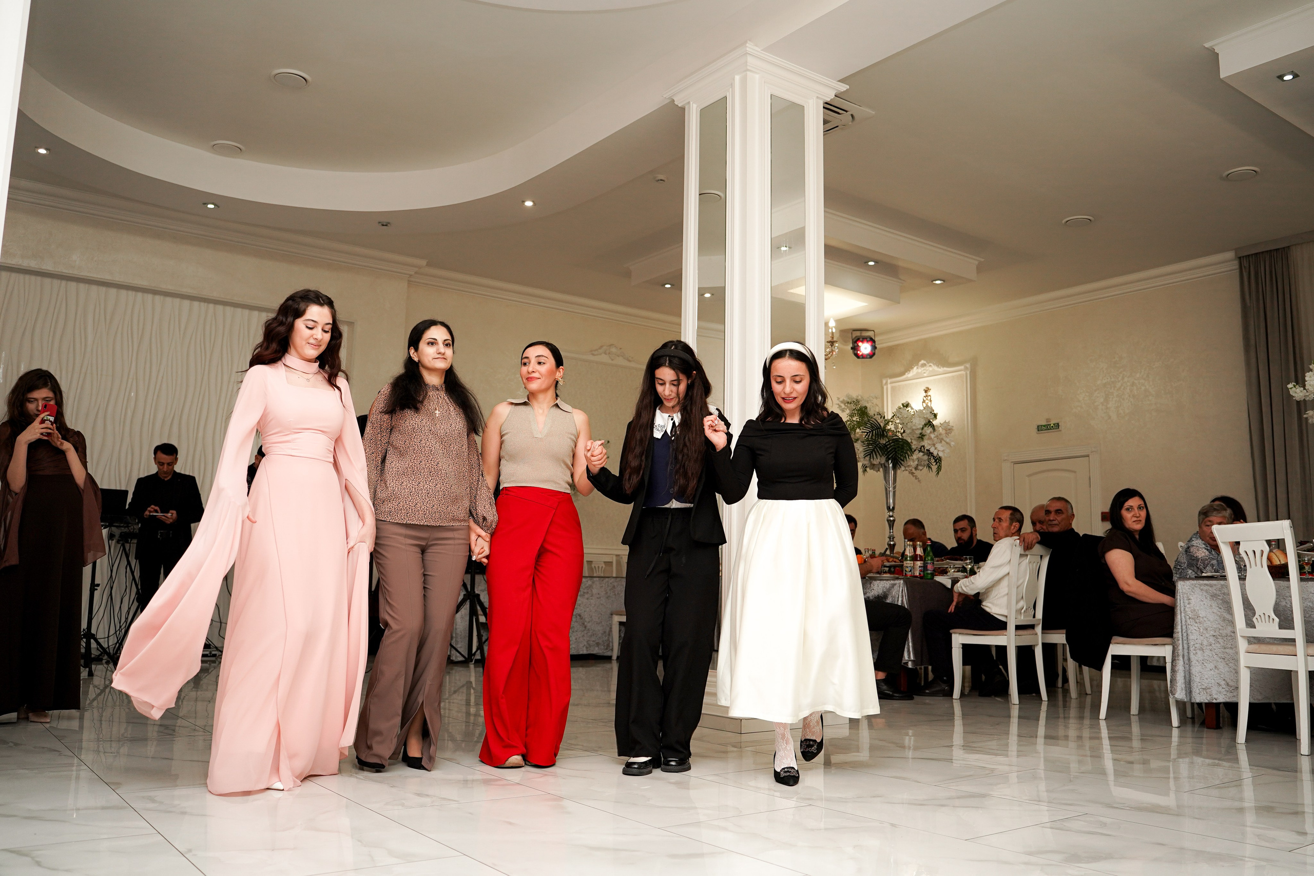 Сватовство. Свадебный фотограф в Ростове-на-Дону. Таинство Крещения и Венчания, семейные фотосессии. Алёна Чёботова