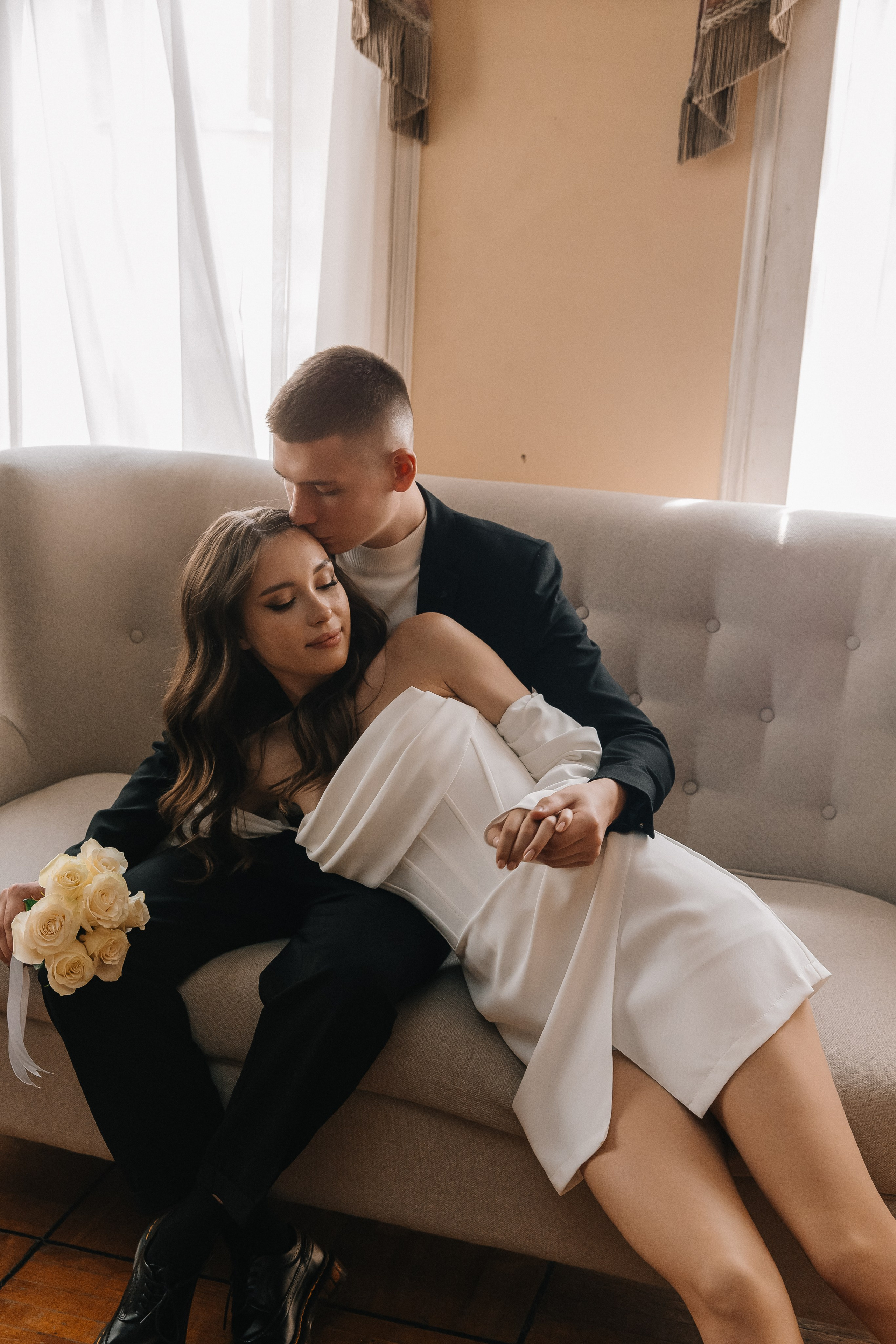 Свадебная фотосессия в Библиотеке-читальне им. А. С. Пушкина. Фотограф и видеограф Анна Домашенко