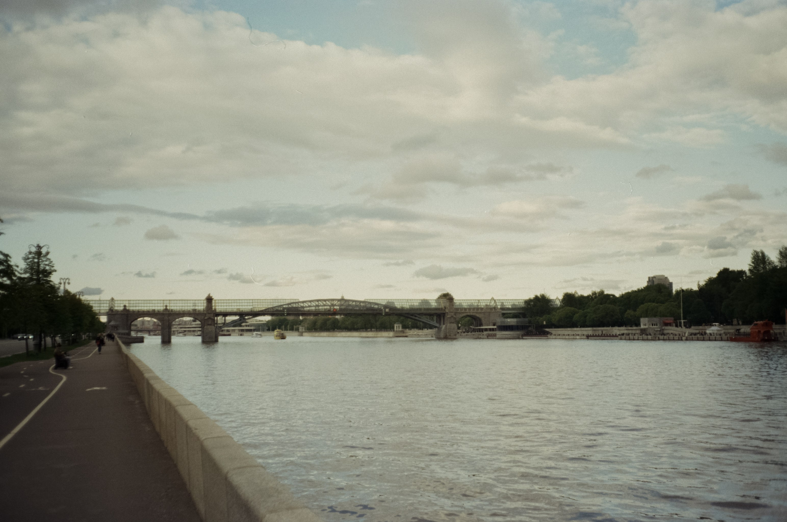 Ricoh FF-1 gray | Perspekriva expired Vision 200D | Фрунзенская набержная 5 мая 2025 года