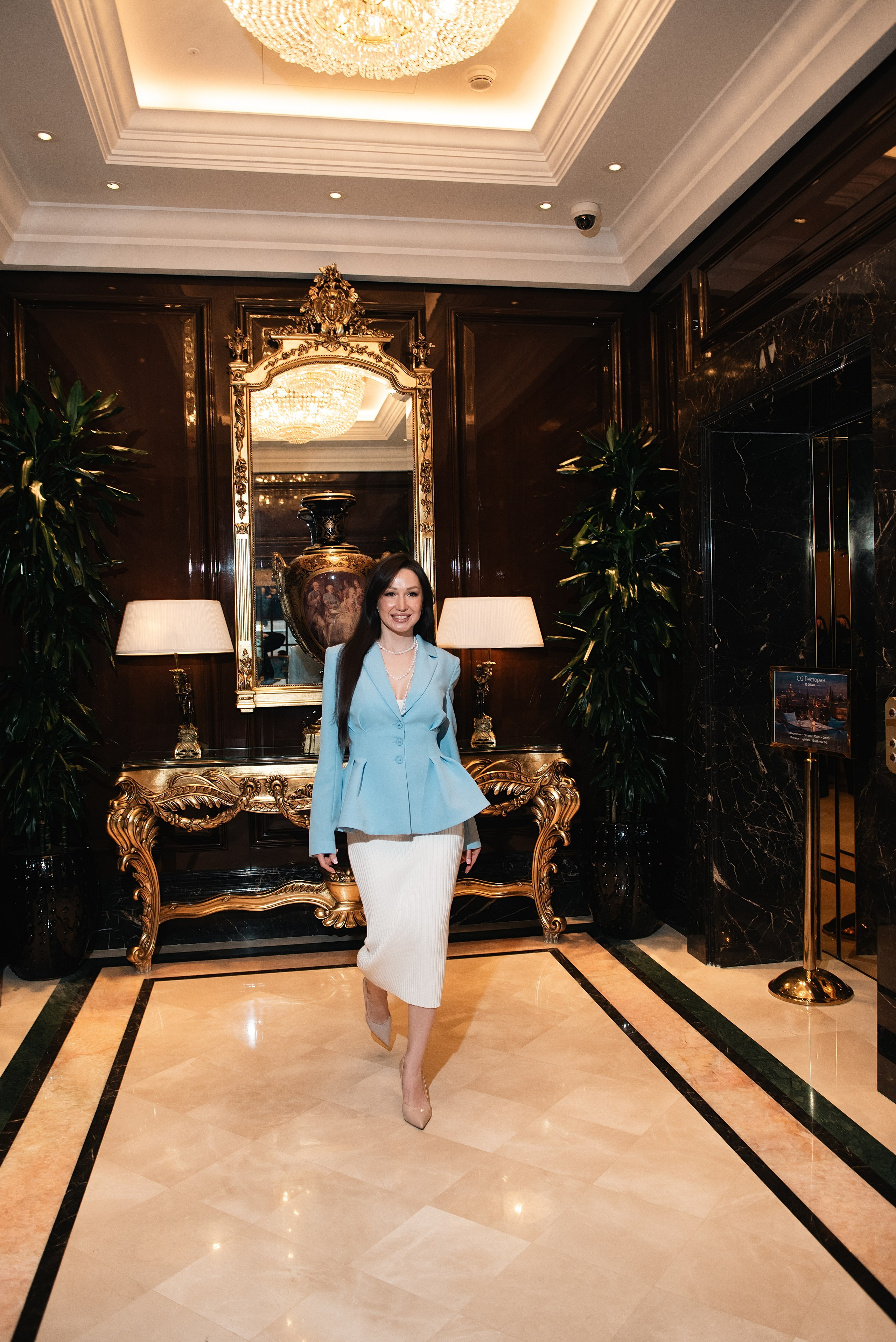 Блогеры, предприниматели. Фотограф, визажист. Москва