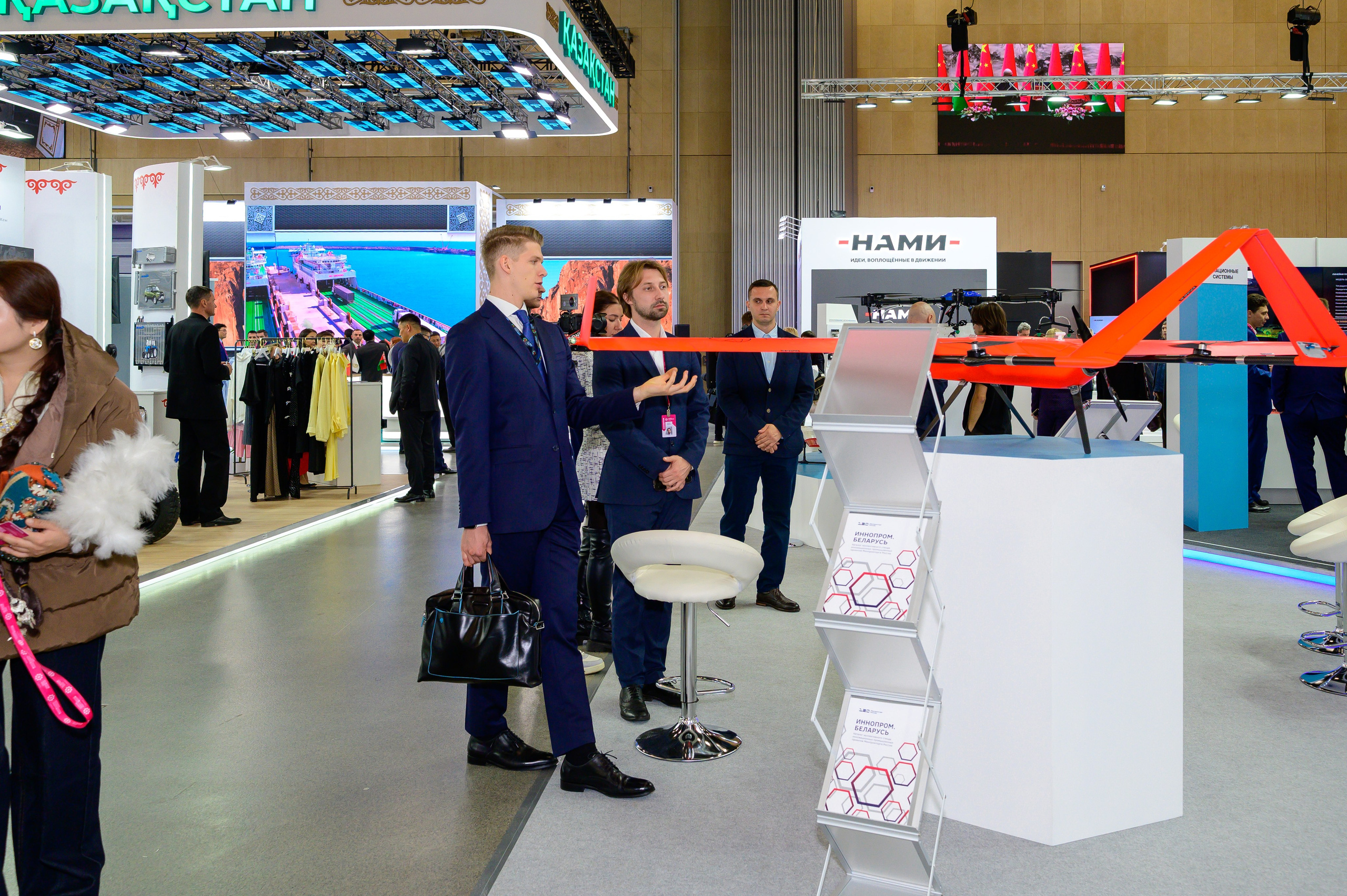 BigindustrialweekBelarus. Фотоуслуги, услуги фотографа, фотографирование важных событий