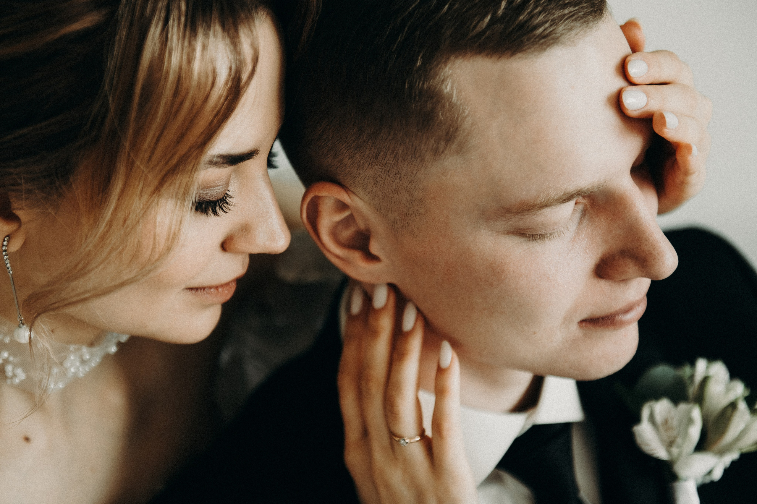 Свадебные фотографии. Фотограф в Барнауле Дарья Бутурлакина. Люби.Цени.Касайся