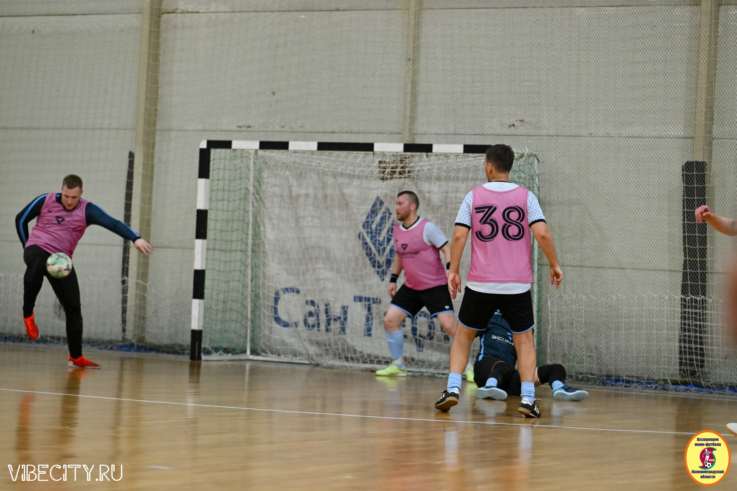 8 тур Корпоративной Бизнес-Лиги по футзалу. VIBECITY.RU Вайб Сити Ру Фоторепортажи Фотоотчеты Калининград