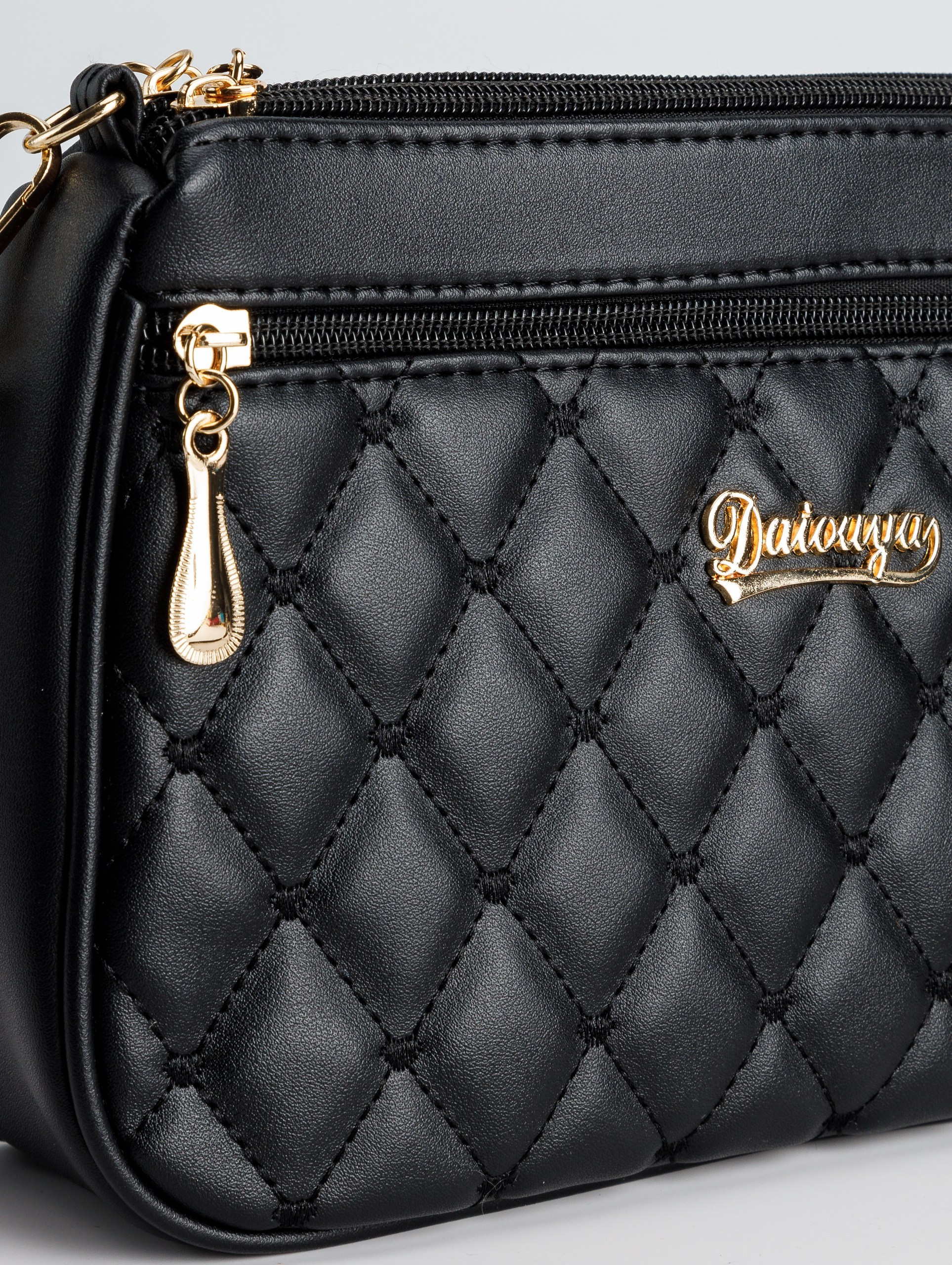 Съемка розовой и черной сумки для маркетплейса. Студия коммерческой съемки ХВОЯ