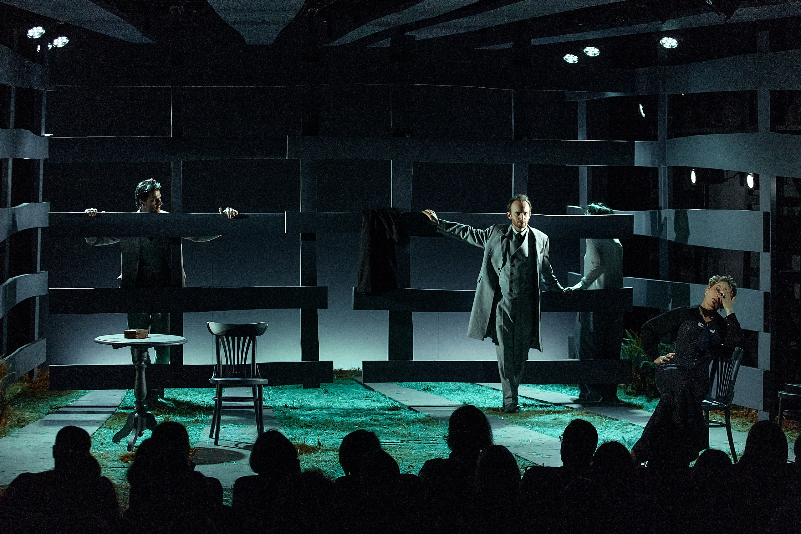 Бесприданница. Приют комедианта. Фотограф Нина Антонова