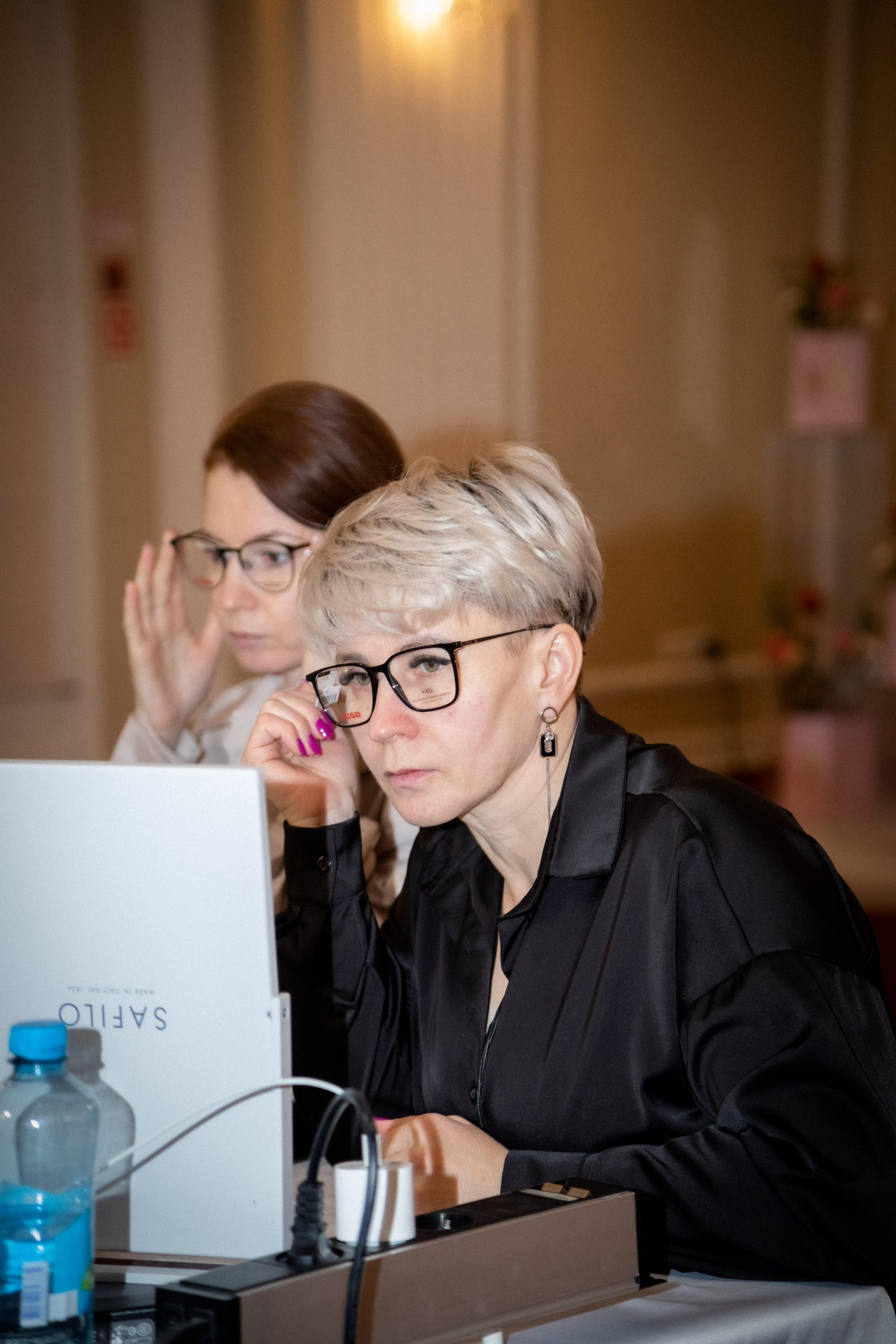 Safilo Group — Buying days in St. Petersburg. Двойняшки-фотографы Анна и Анастасия в Санкт-Петербурге