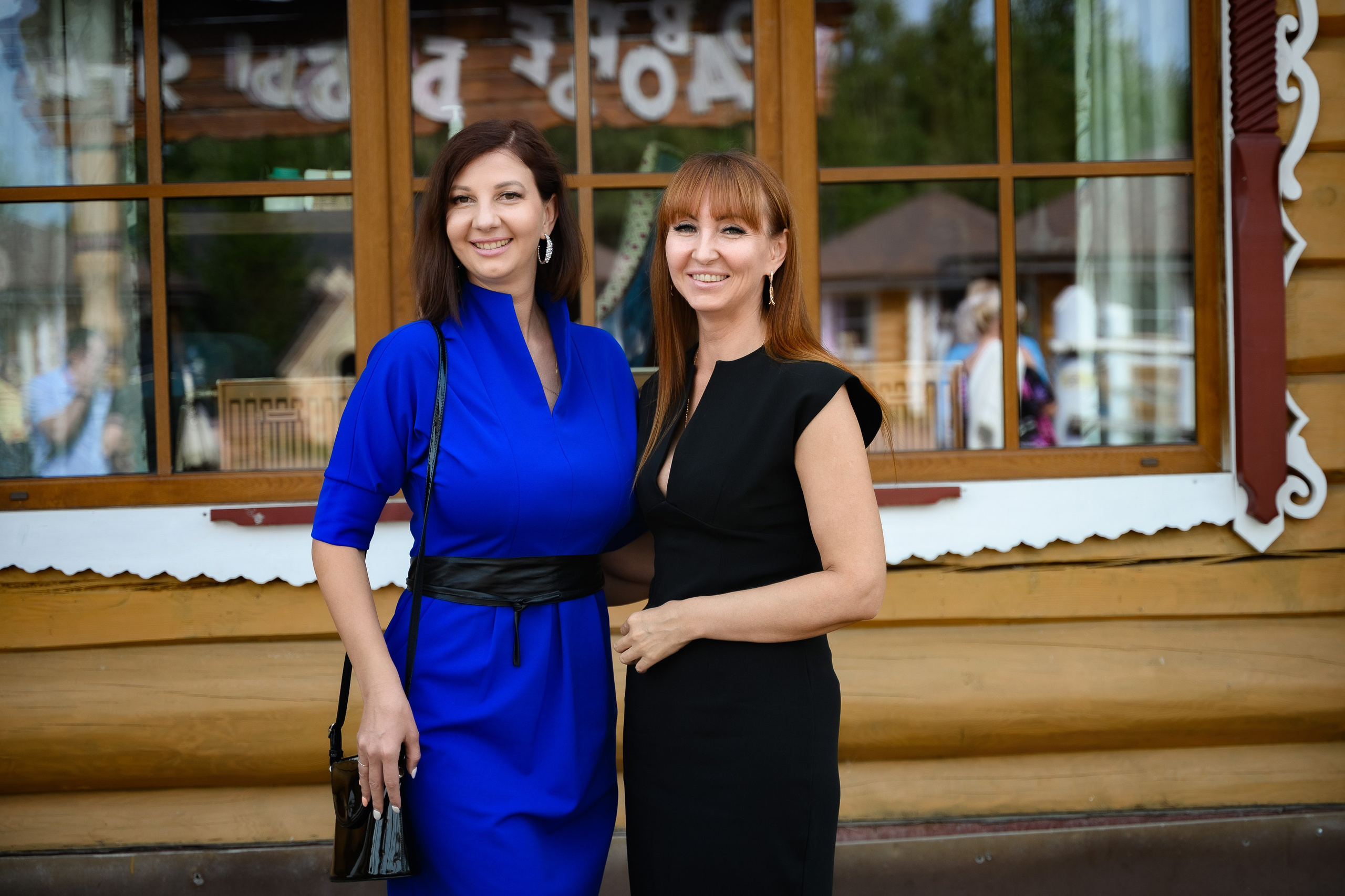 Ретушь всех фотографий с корпоративного мероприятия.