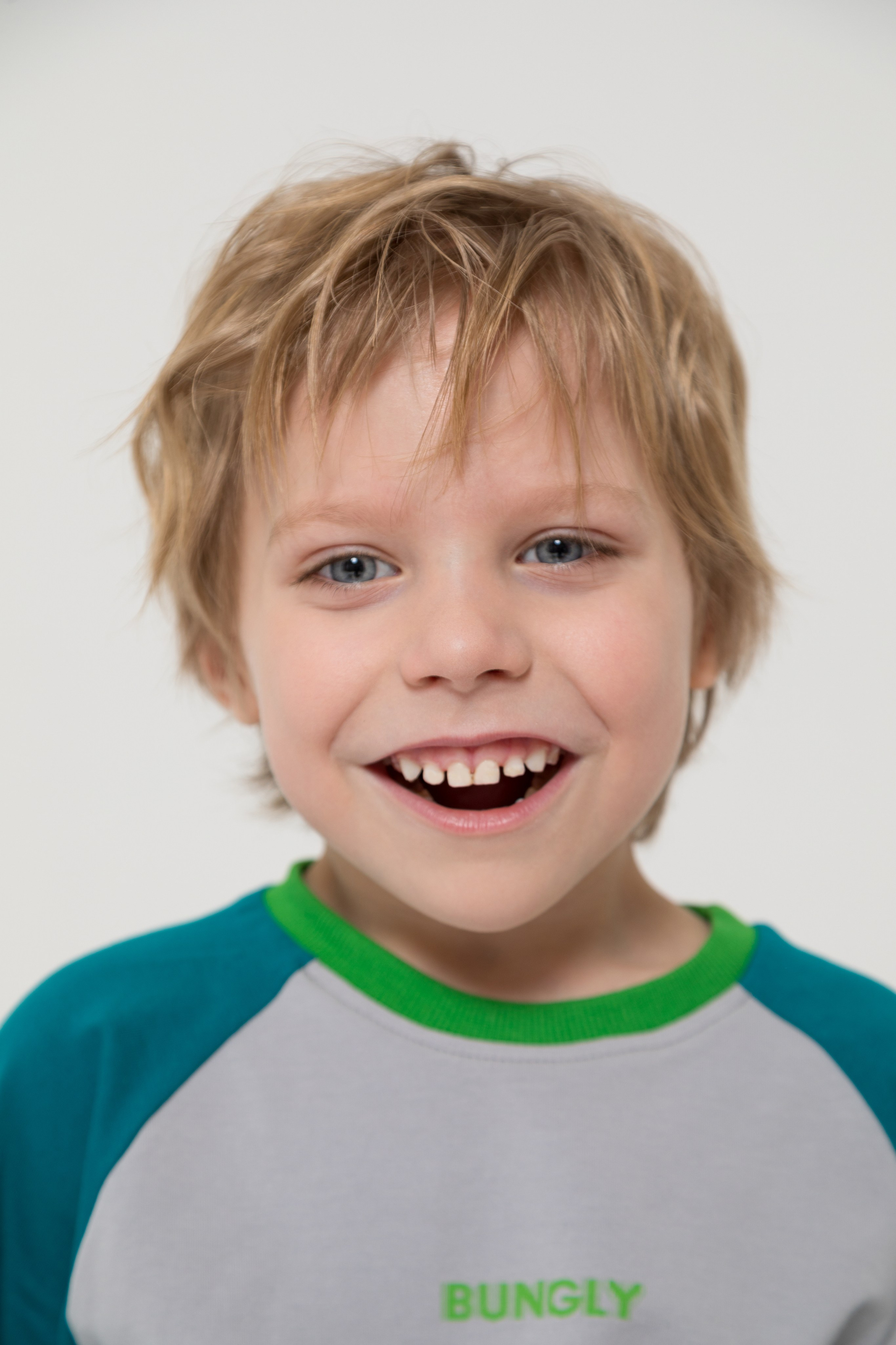 Имиджевая и каталожная съёмка для бренда детских пазлов. Детский и контент фотограф Надя Волкова Санкт-Петербург