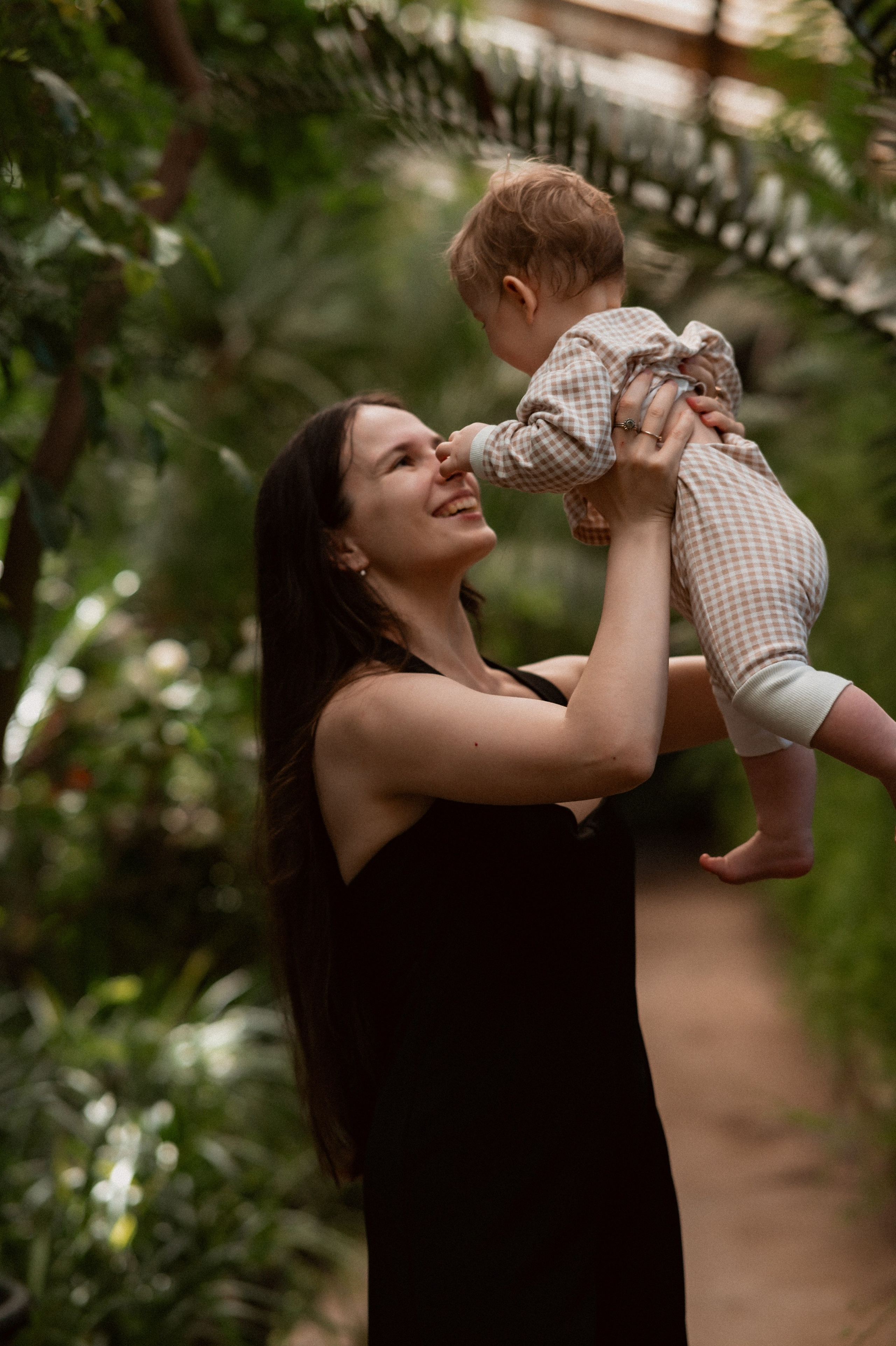 Илья, Ирина и Ева в Оранжерее. Семейный и свадебный lifestyle-фотограф в Москве Мария Петрова