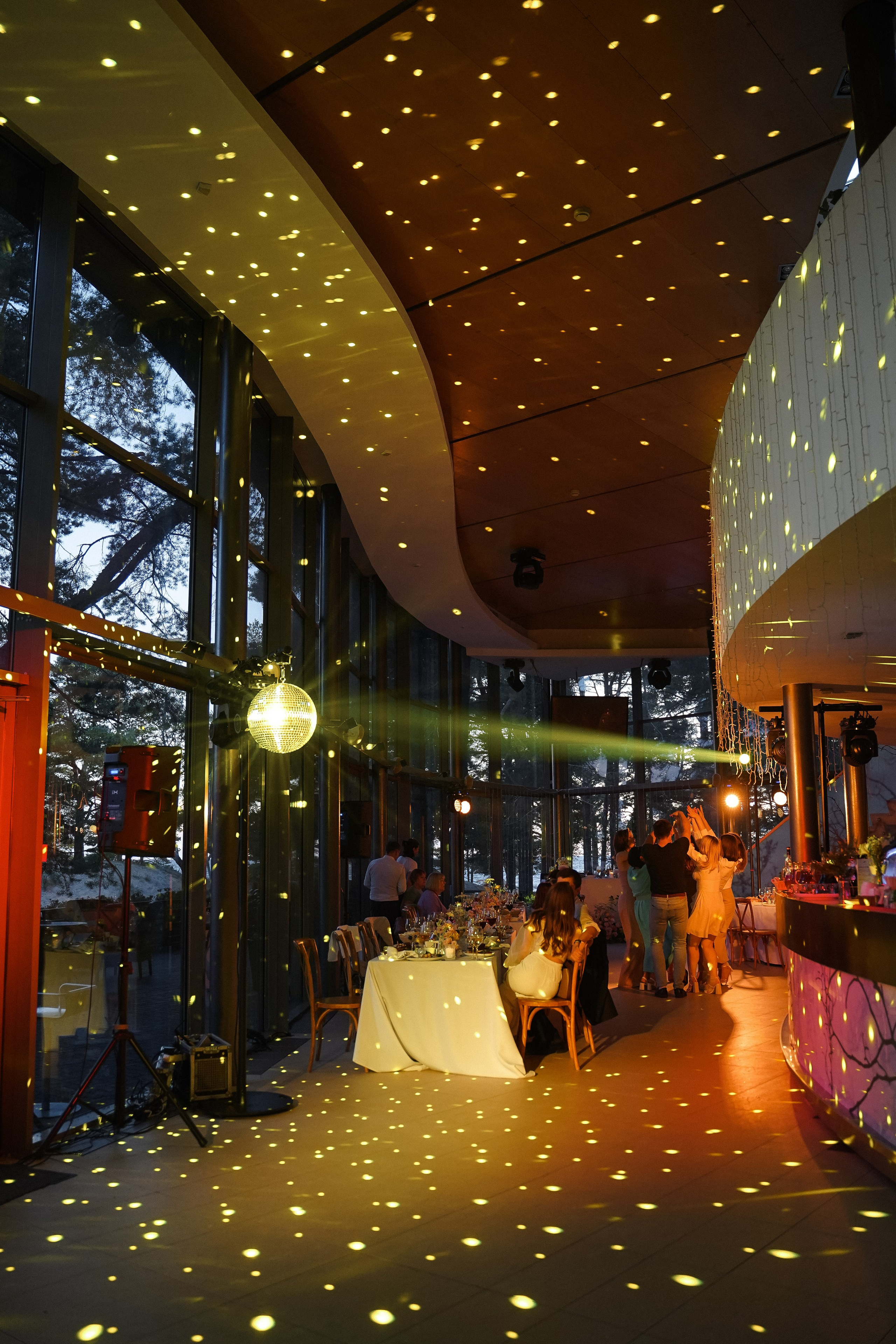 Свадьба на заливе в атлантисе. Свадебный фотограф организатор в Санкт-Петербурге Ассоль Опарина