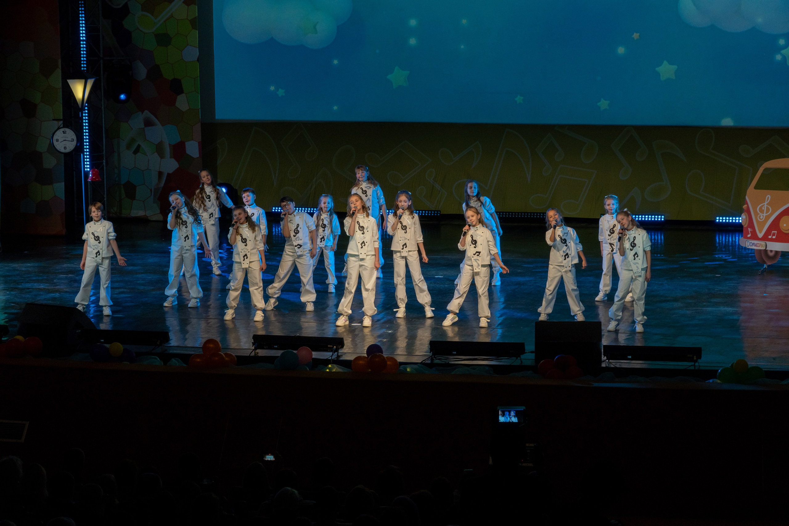 Съёмка концерта для Домисольки, большой концертный зал Космос. «Студия DRONAVT`s» — видеосъёмка и фотография г. Москва