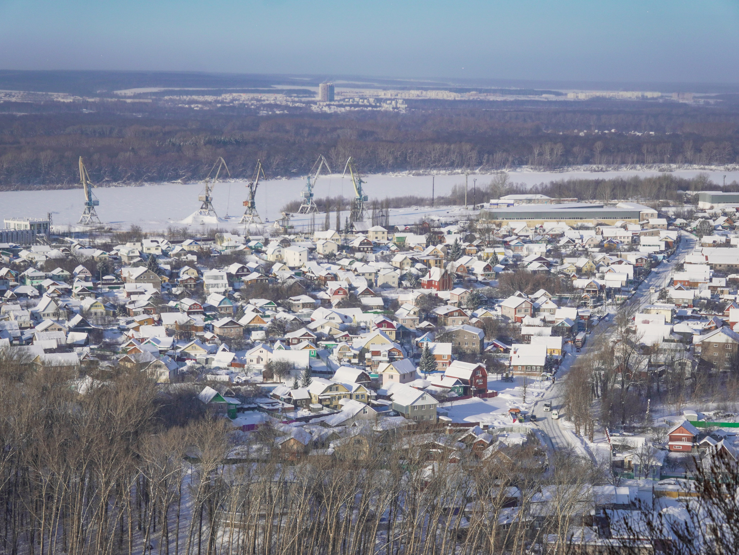 Вид на Нижегородку с мусульманского кладбища