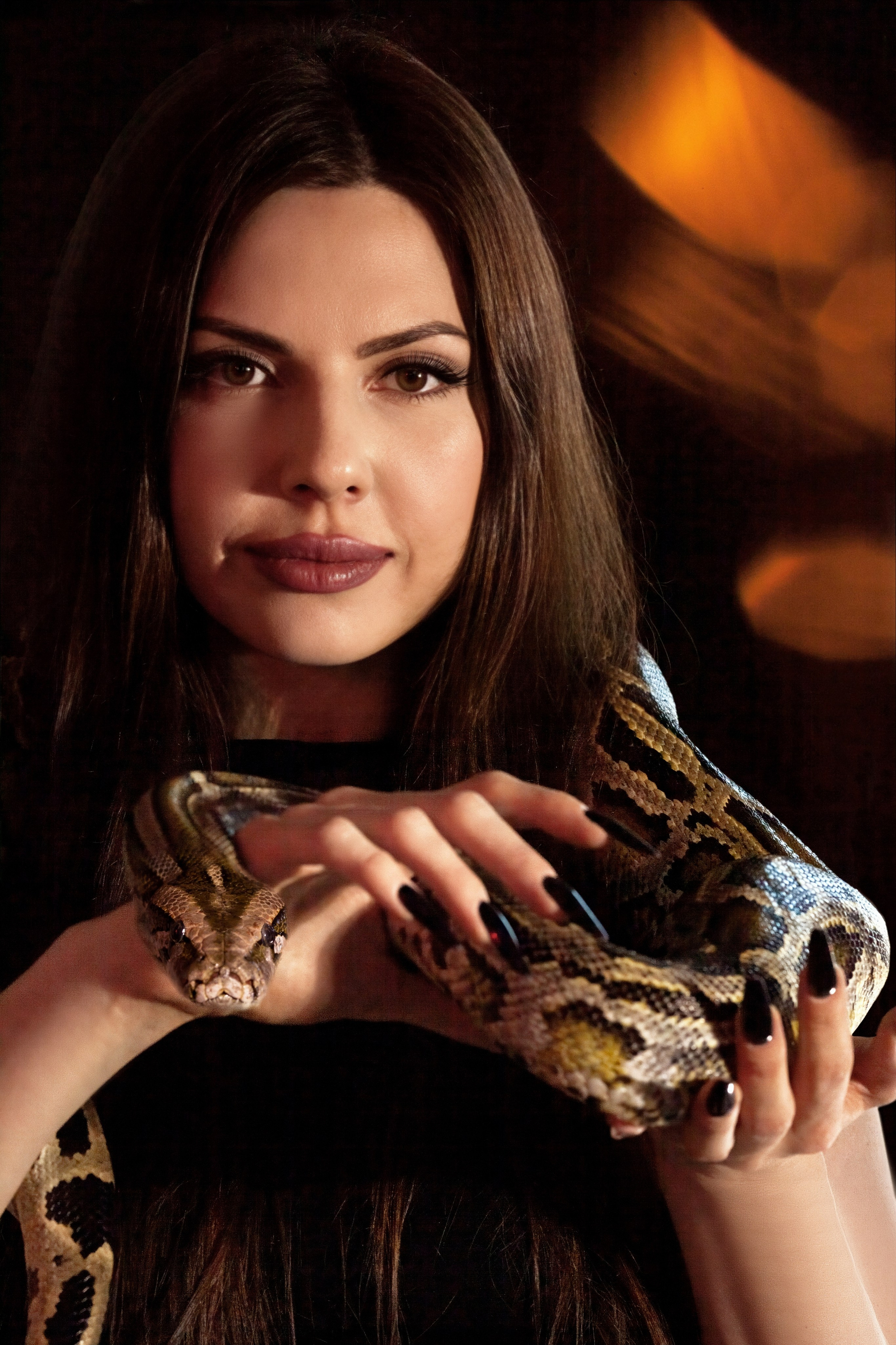 Женская фотосессия с настояшим питоном в студии Ставрополя. Фотограф Ставрополь Пятигорск Елизавета Дарина
