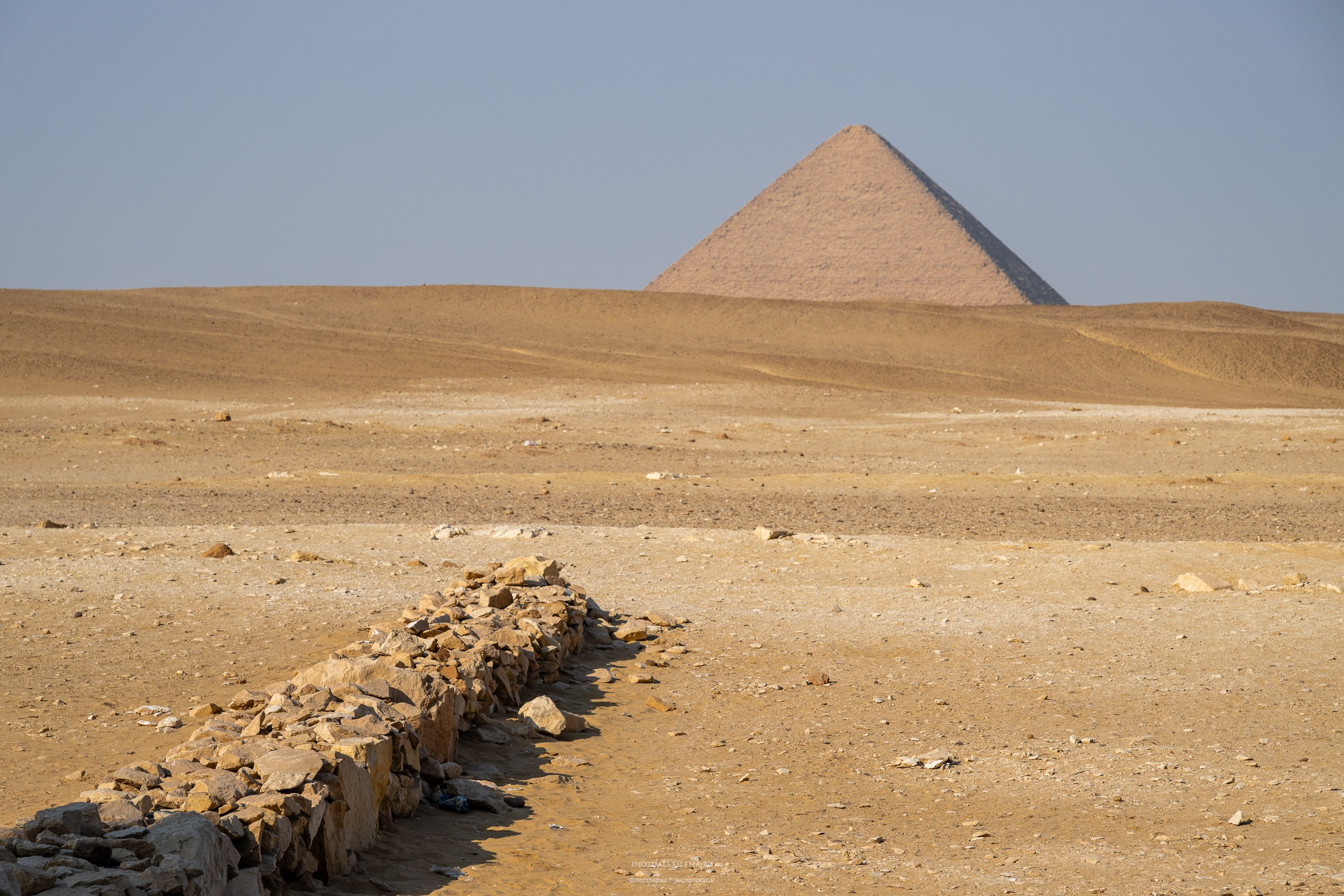 красная пирамида