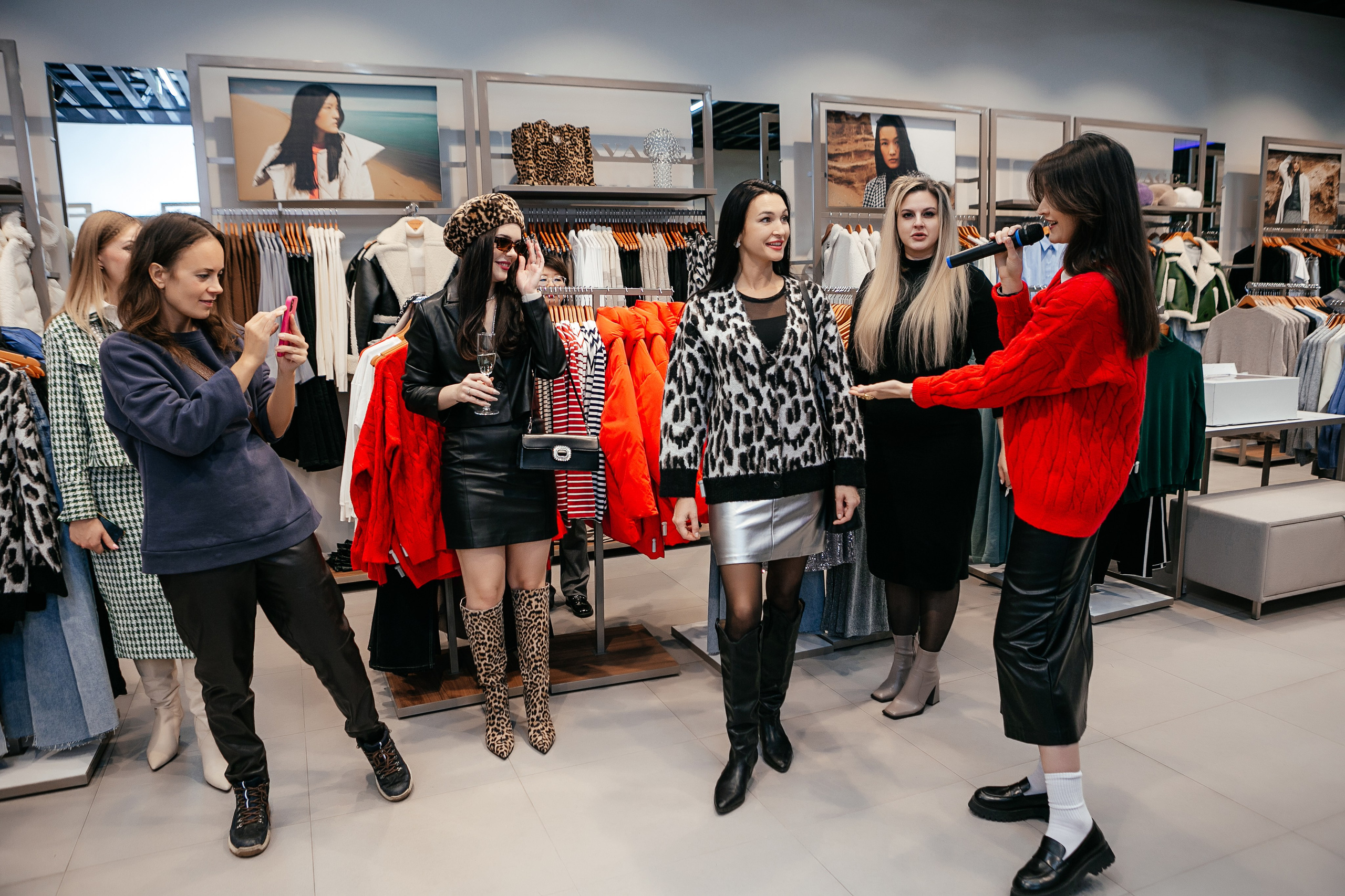 Открытие магазина SAVAGE. Контент фотограф, съемка для маркетплейсов, фуд съемка и репортажи в Новосибирске Ралия Галеева