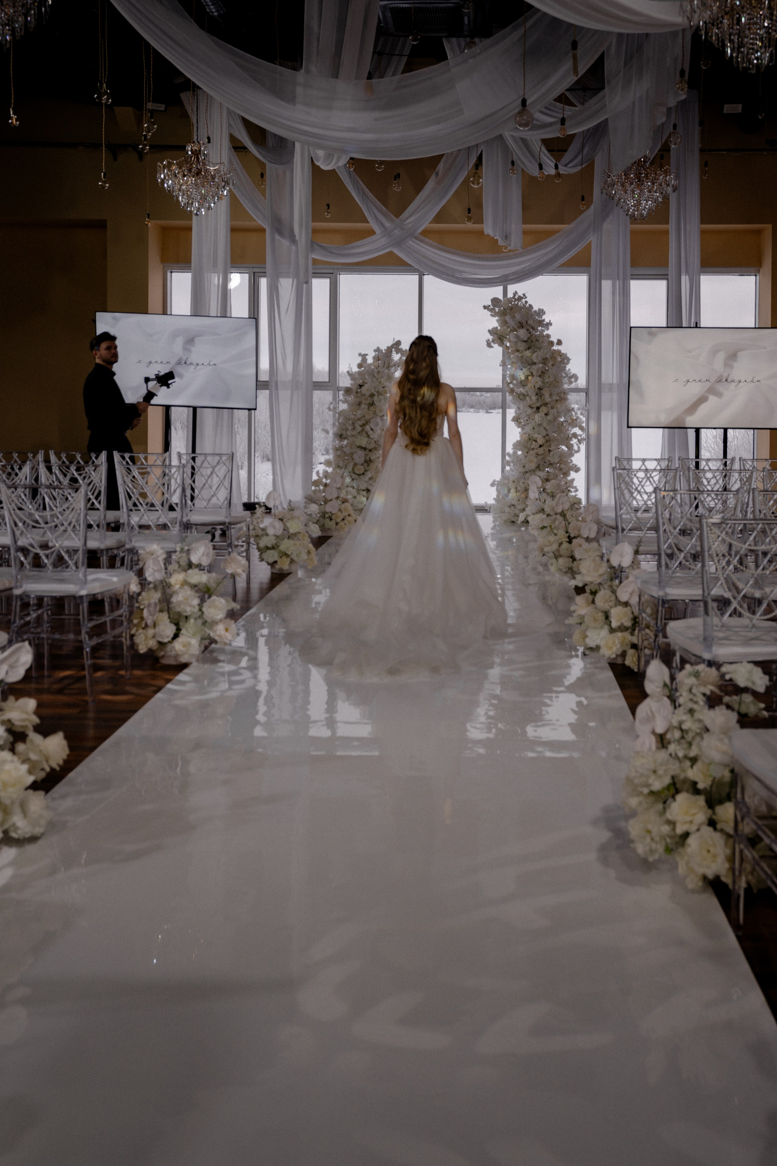 СВАДЕБНАЯ СЬЕМКА СБОРОВ В ОТЕЛЕ И ВЫЕЗД НА ЦЕРЕМОНИЮ (СНЯТО В СИБИРЕ В НИЖНЕВАРТОВСКЕ). Профессиональный фотограф, Санкт-Петербург — Виктория Богомолова