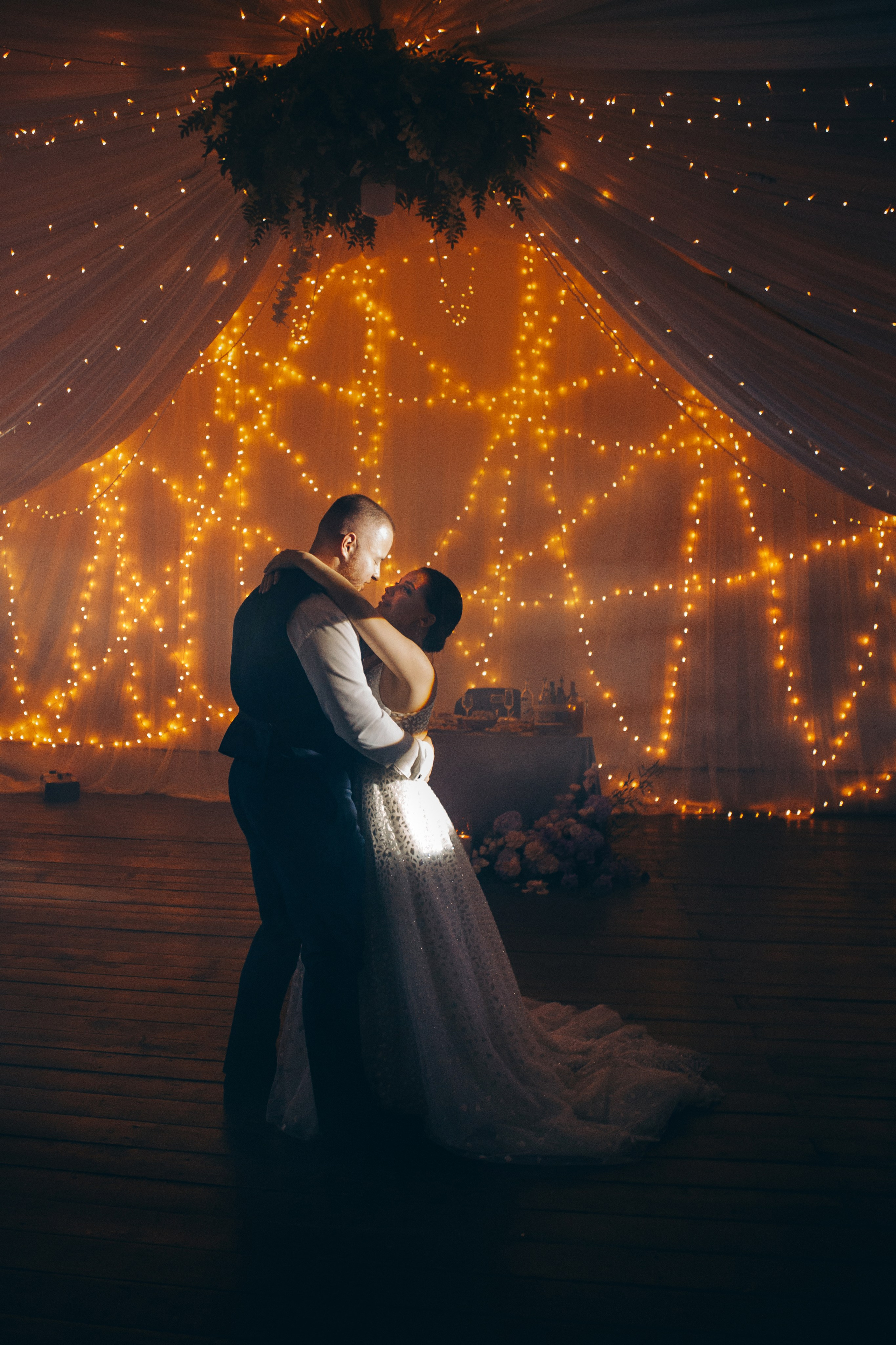 Свадебная фотосессия в отеле hartwell hotel и на патриарших прудах. Фотограф Ольга Ефремова