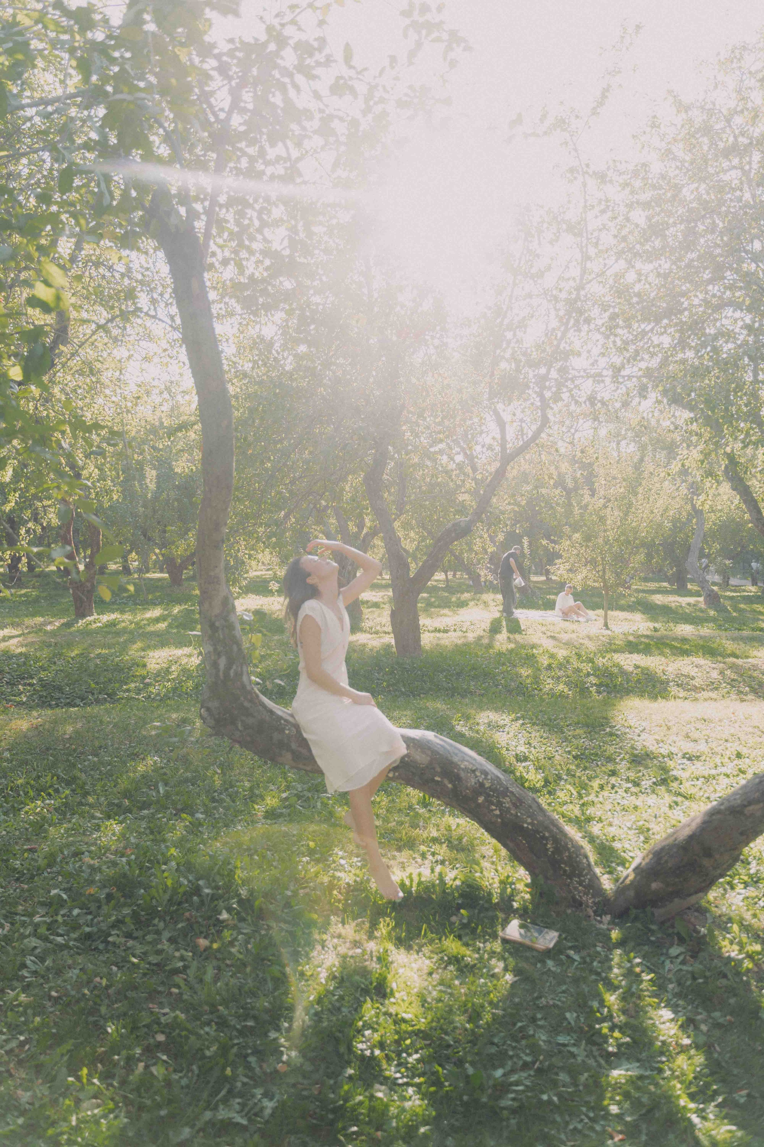 Яблоневый сад и гамак. Фотограф и видеограф в Москве и Абу Даби Мария Кулагина